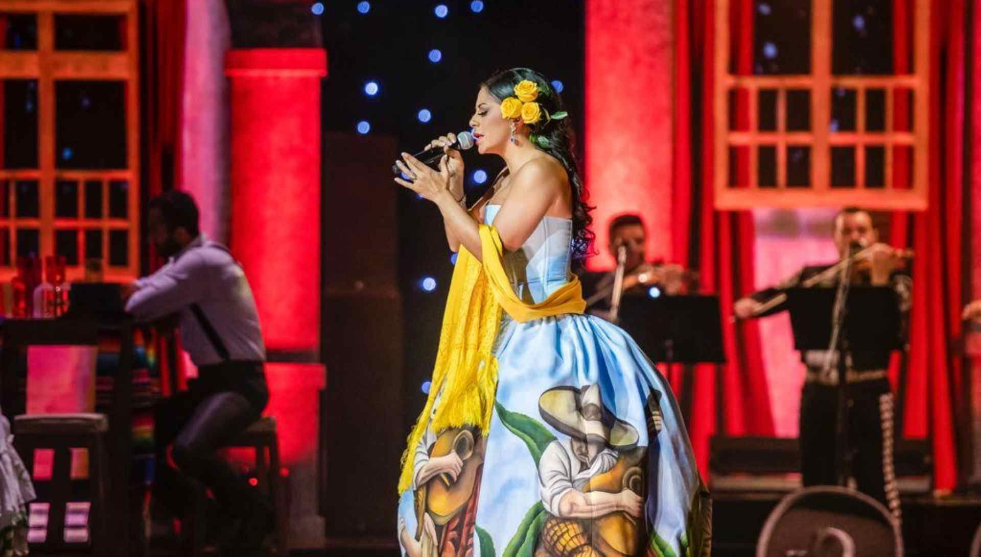 Rosy Arango canta en el Lunario del Auditorio Nacional