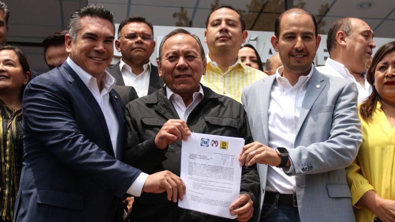 Entregan en INE Solicitud de Registro del Frente Amplio por México