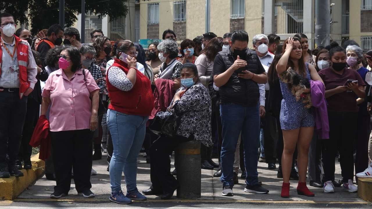 Autoridades mexicanas informaron qué debe tener una mochila de emergencia para sismos y terremotos