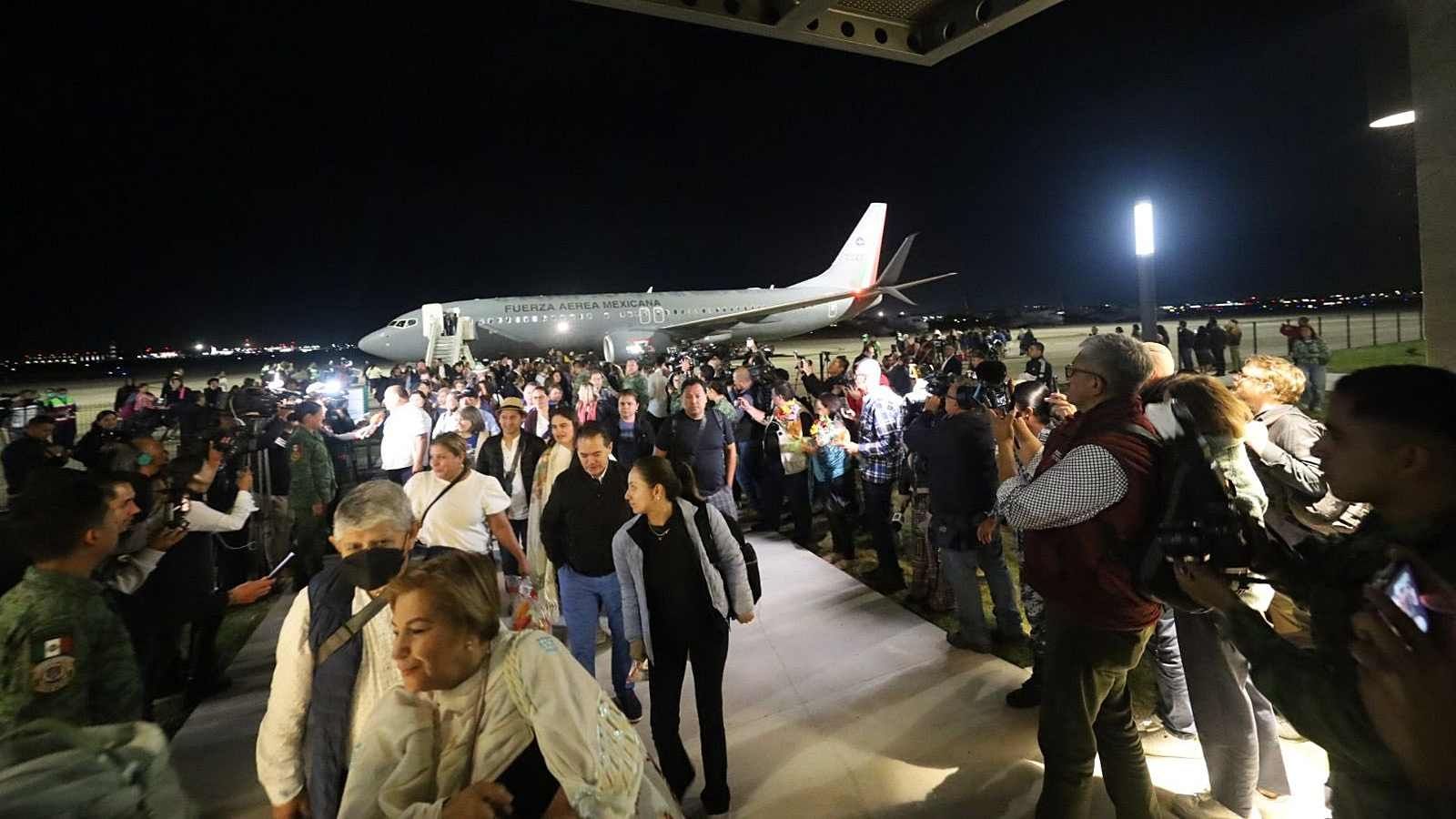 AMLO Anuncia puente aéreo para repatriar a mexicanos en Israel