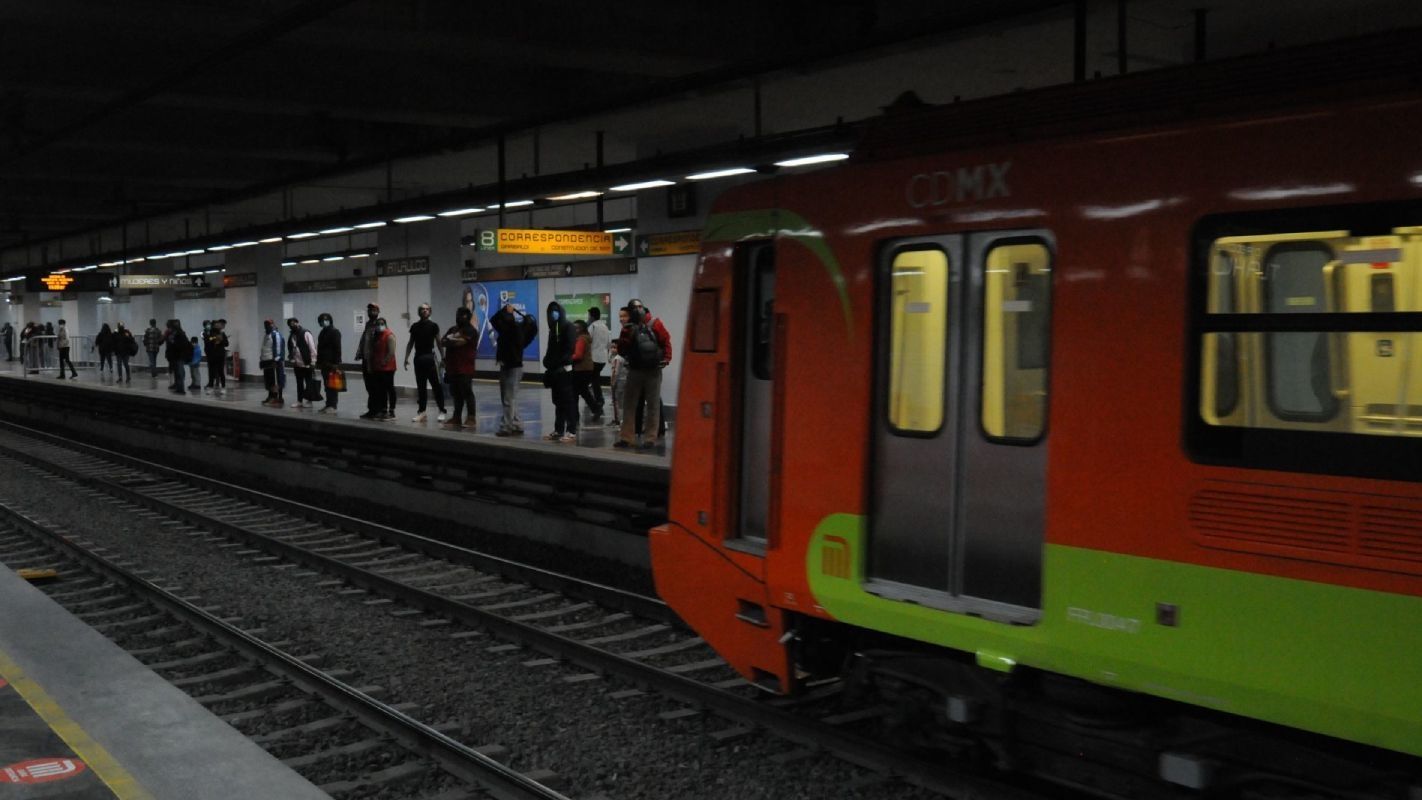 El servicio de la Línea 12 del Metro CDMX tuvo que detenerse por una situación que pasó en la estación Eje Central
