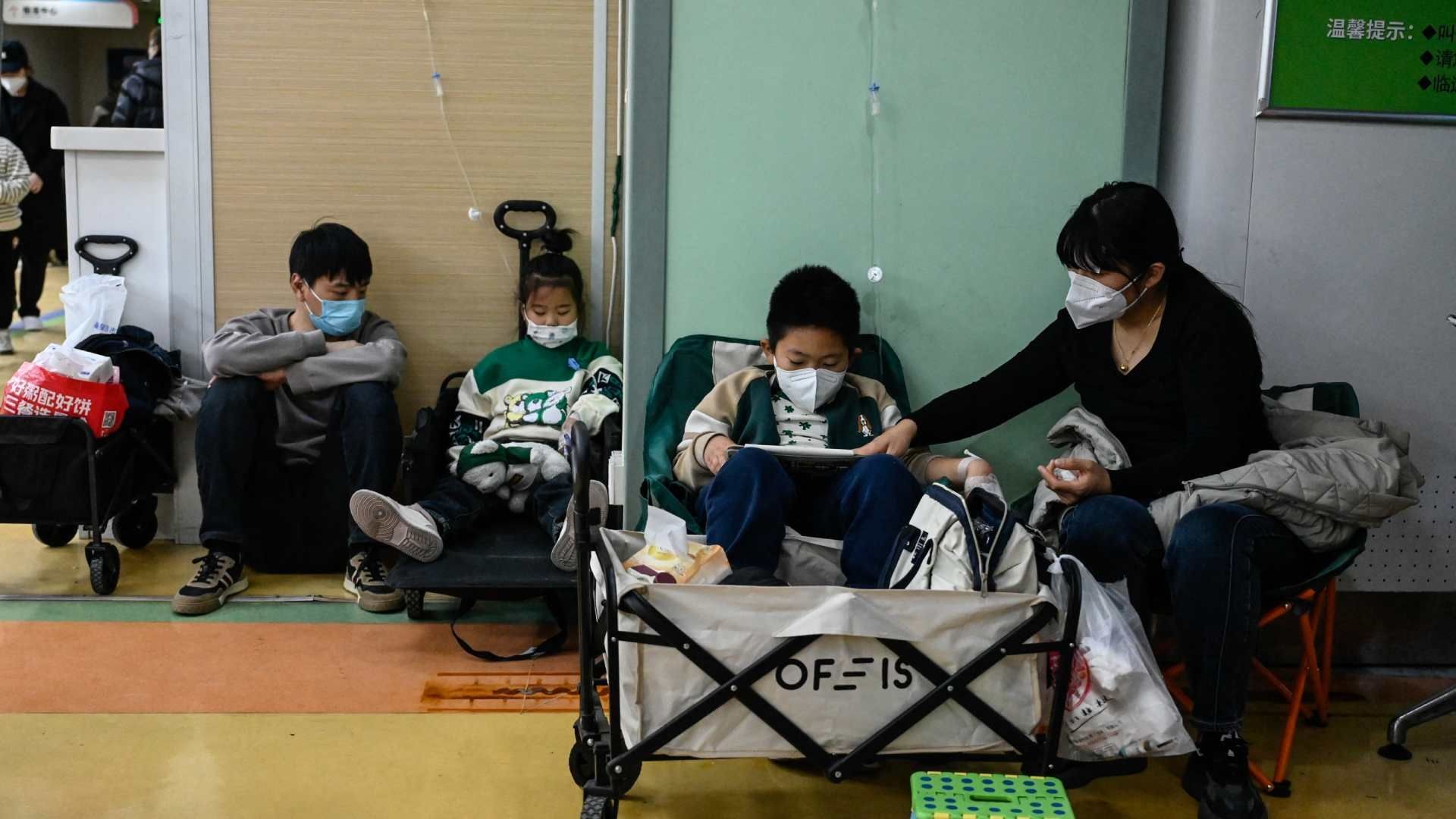 Niños en hospital en Beijing, China 