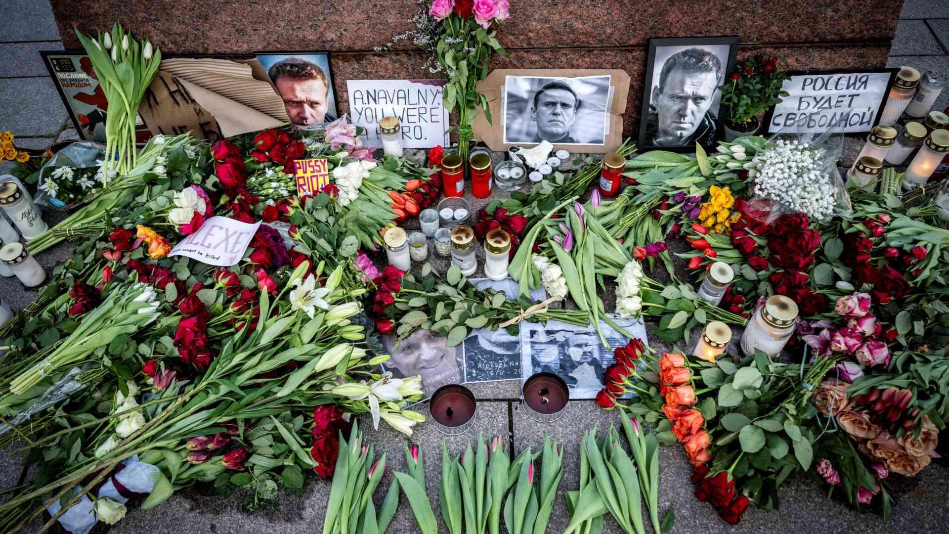 Certificado de Defunción Revela Causa de Muerte de Navalny; su Madre Denuncia Amenazas