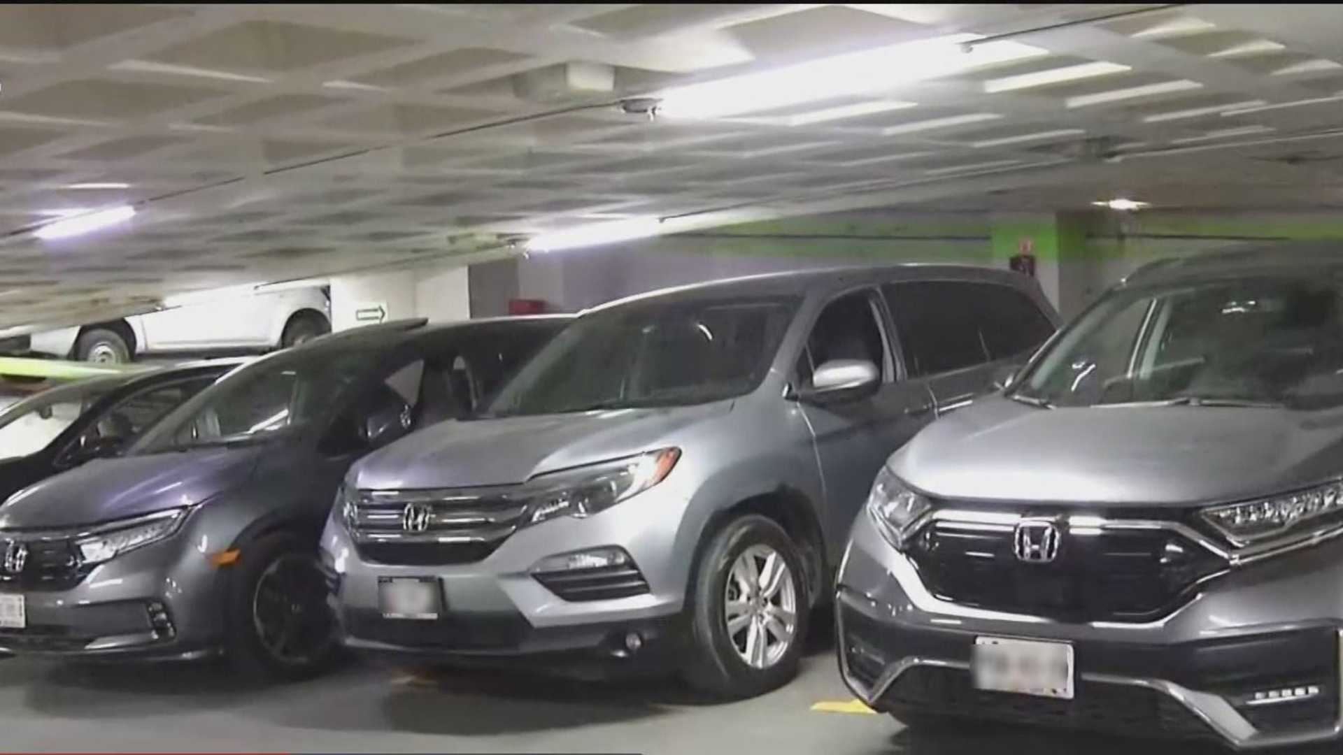 Autos con reporte de robo asegurados en estacionamiento en la colonia Juárez