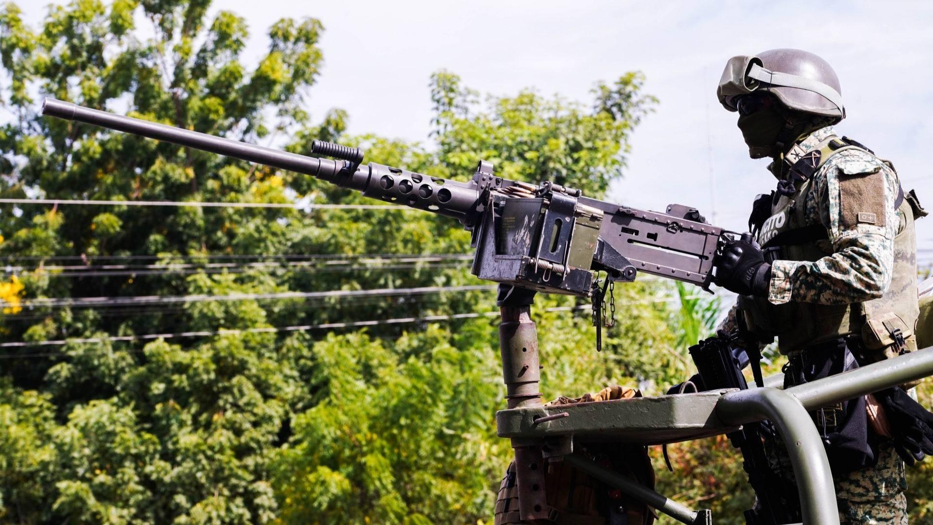 AMLO Confirma Muerte de 4 Militares en Michoacán 'Por Explosivo en la Maleza'