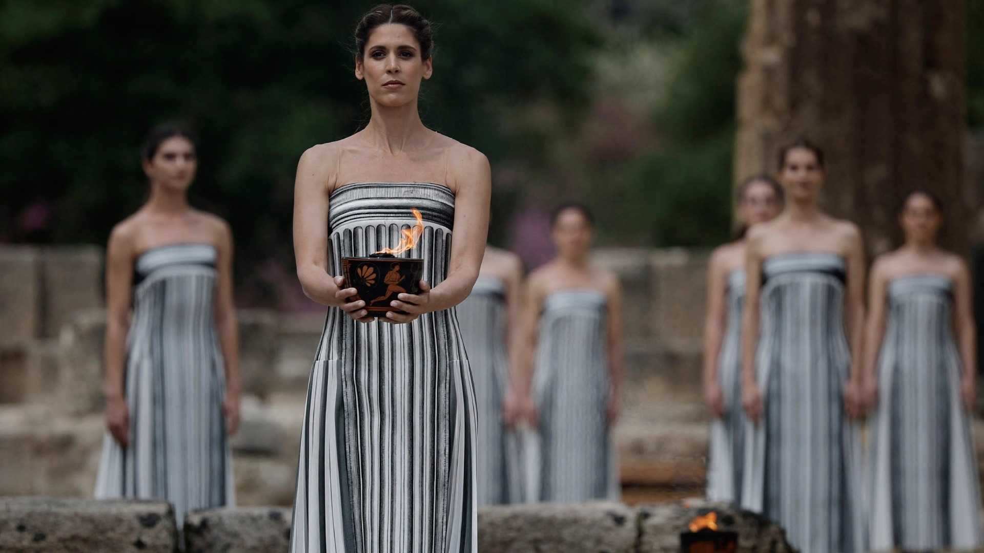 Fotos | Encienden Llama Olímpica en la Antigua Grecia; Va Rumbo a París  para Juegos 2024 | N+