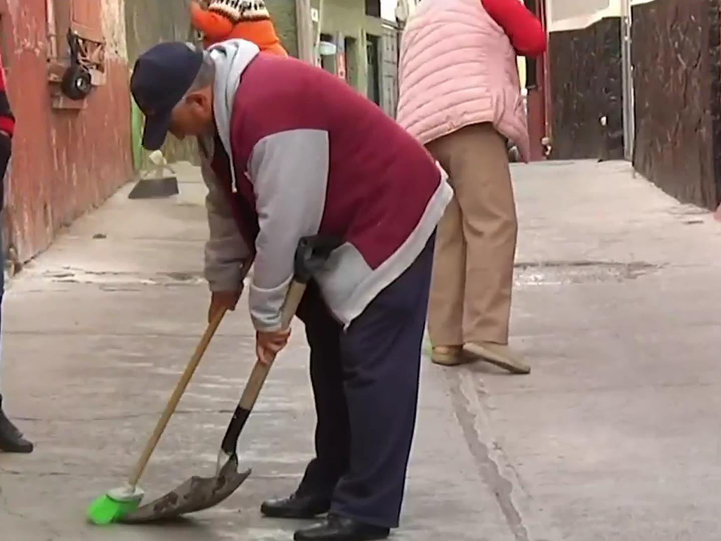 'Las Escobas Rebeldes': Iniciativa Ciudadana que Enchula y Limpia las Calles en Pachuca