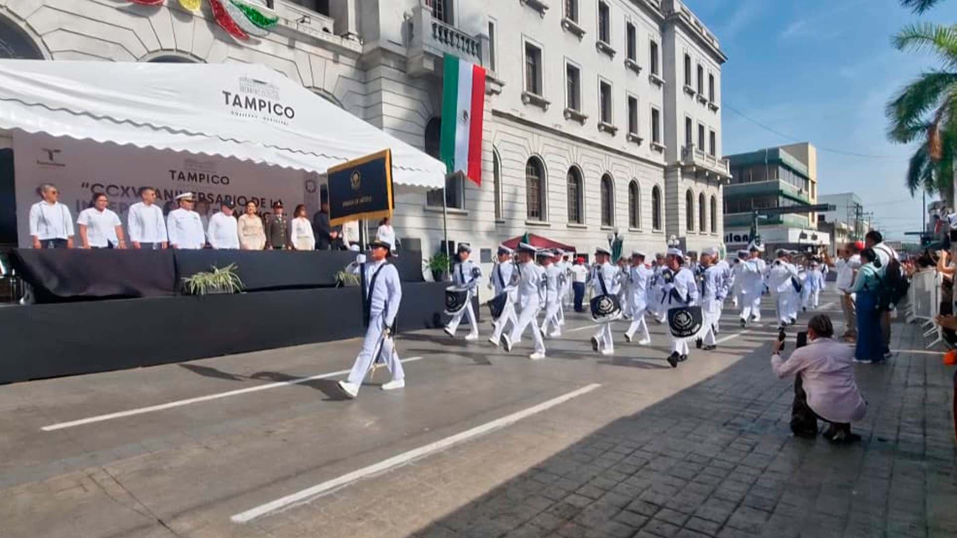 Realizan Desfile Cívico Militar por La Independencia de México en Tampico