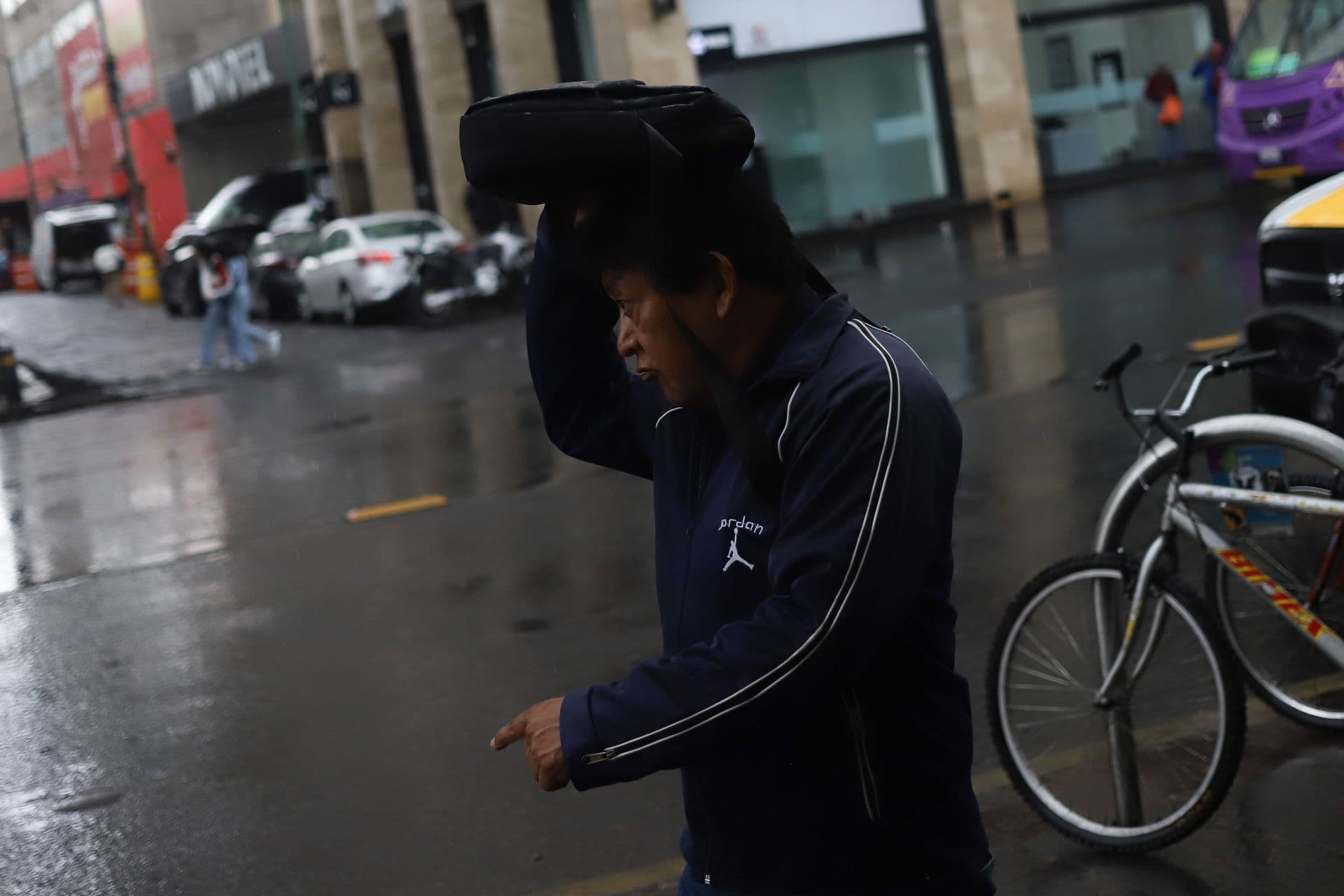 Lluvias Fuertes y Granizo: Activan Alerta Amarilla en 9 Alcaldías de CDMX