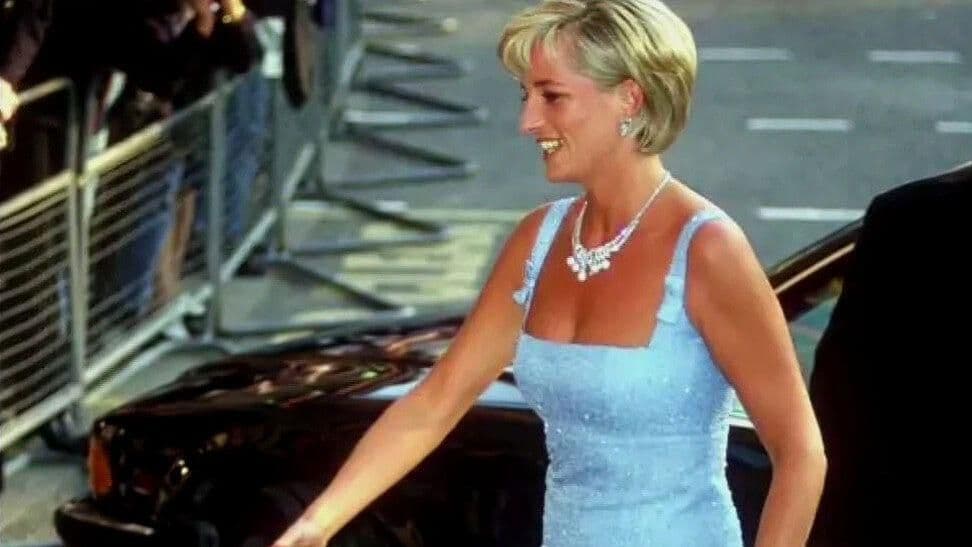 Diseñador Subastará Vestidos que Hizo para Lady Di
