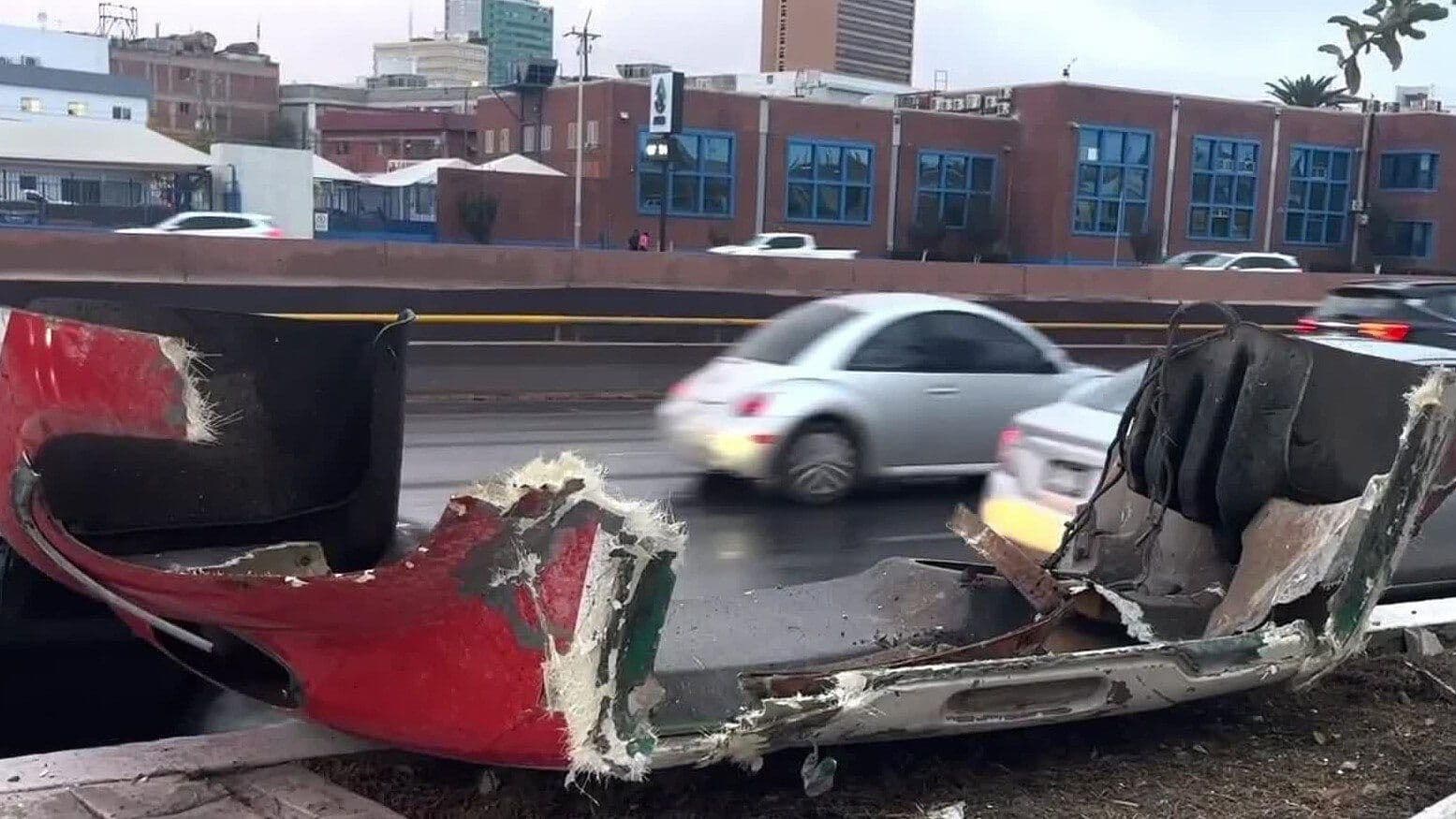 Accidente en Avenida Teófilo Borunda deja 10 heridos