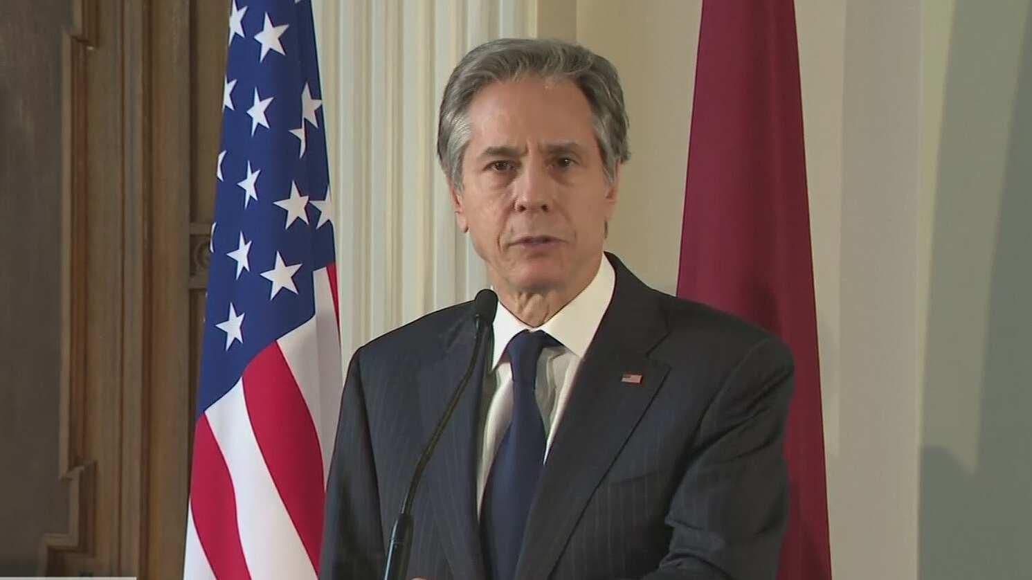 Antony Blinken garantiza a Letonia protección de la OTAN