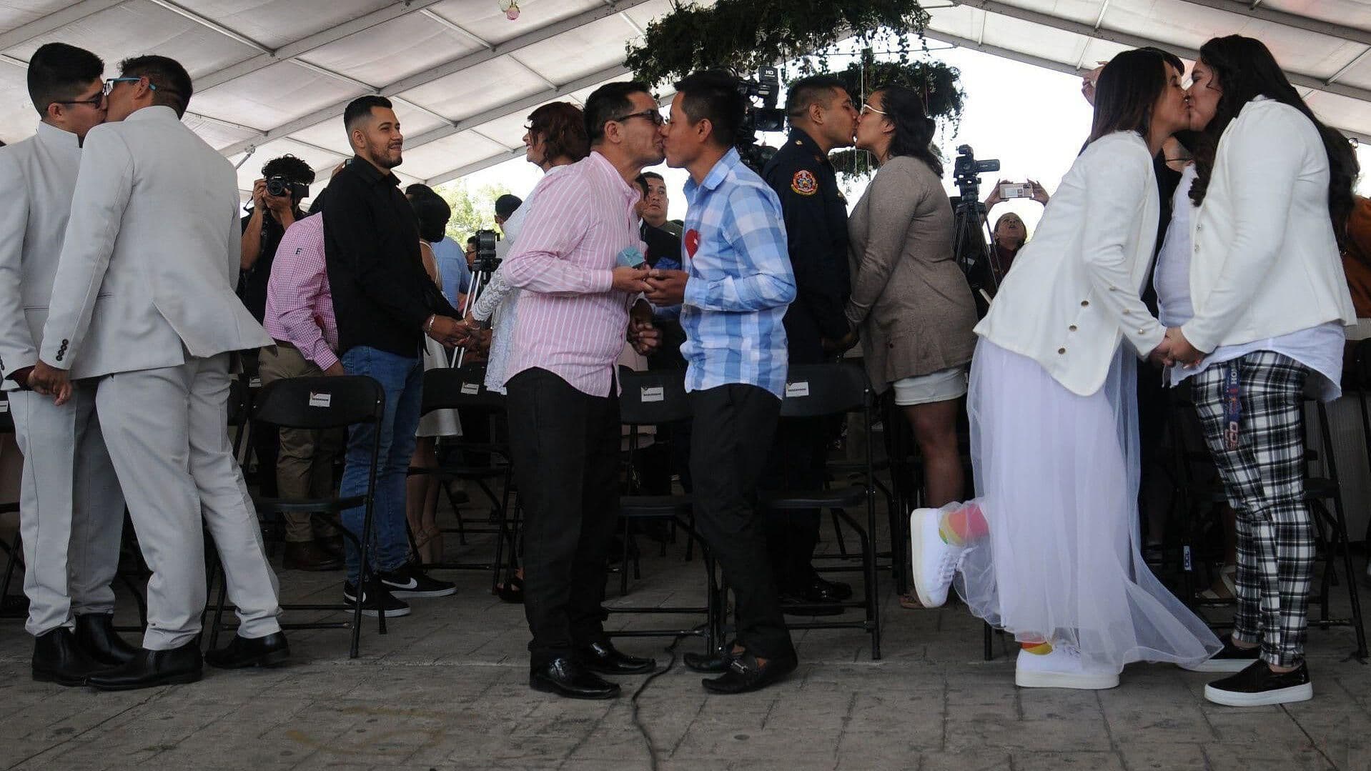 Más de 900 Parejas se Casaron en Ciudad Nezahualcóyotl