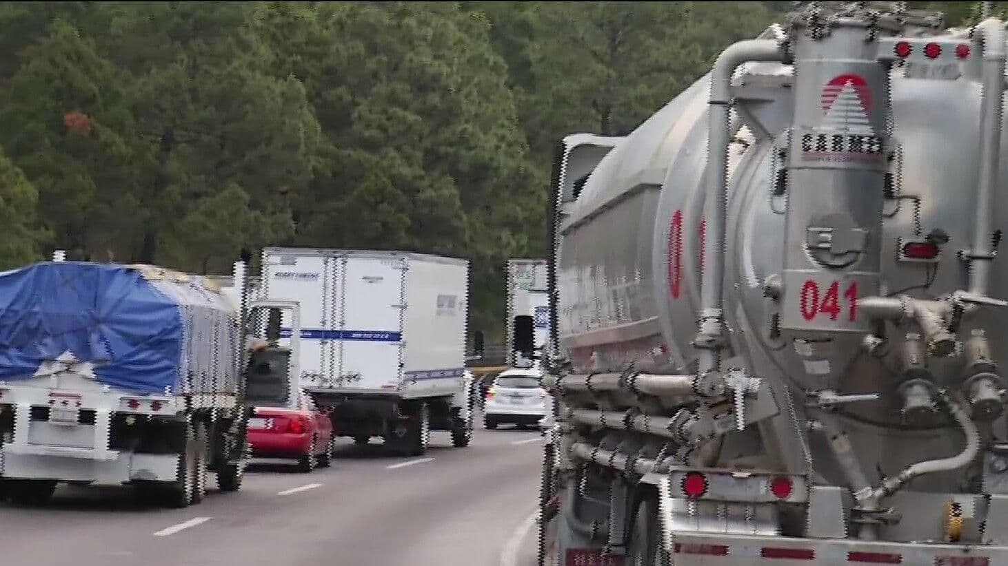 Pobladores de Río Frío retiran bloqueo en la autopista México-Puebla