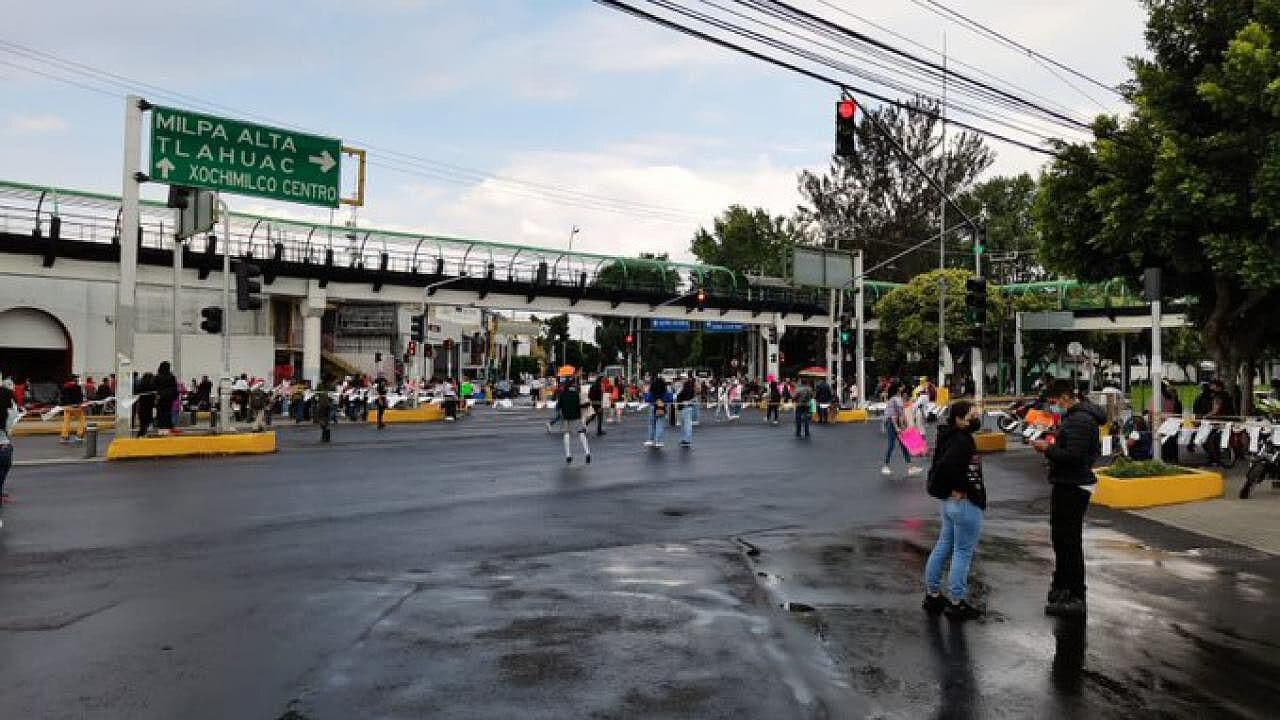 Montan tienda de campaña en bloqueo por desaparición de Margarita Cuevas