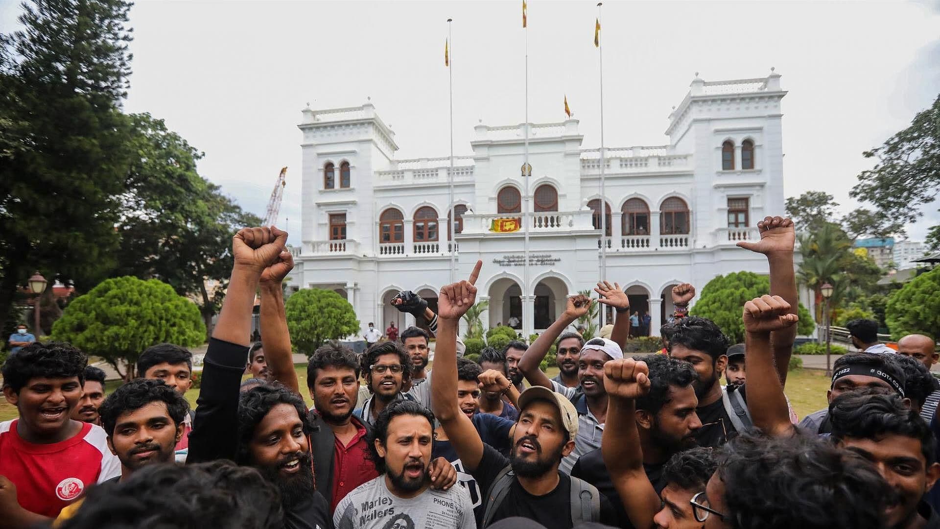 Por correo electrónico, el presidente de Sri Lanka formaliza su renuncia