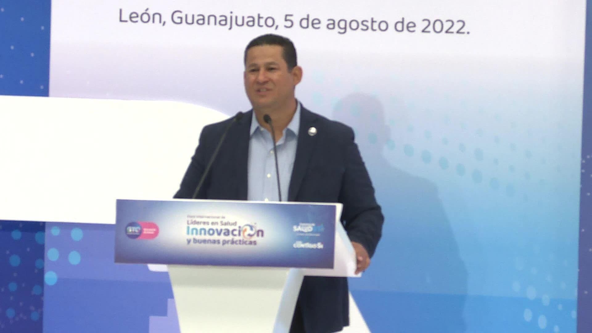 Presume Diego Sinhue el sistema de salud en Guanajuato