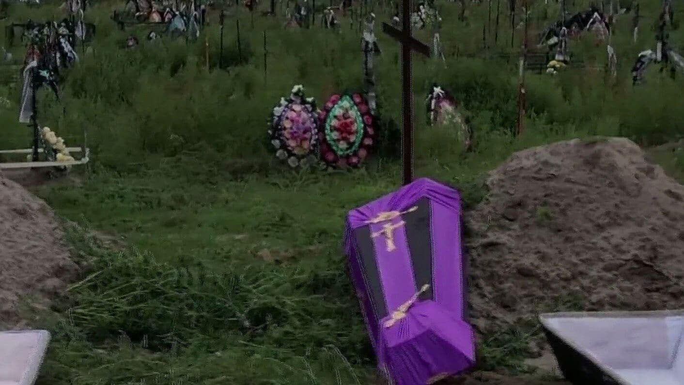 Entierran a víctimas de la masacre en Bucha, Ucrania