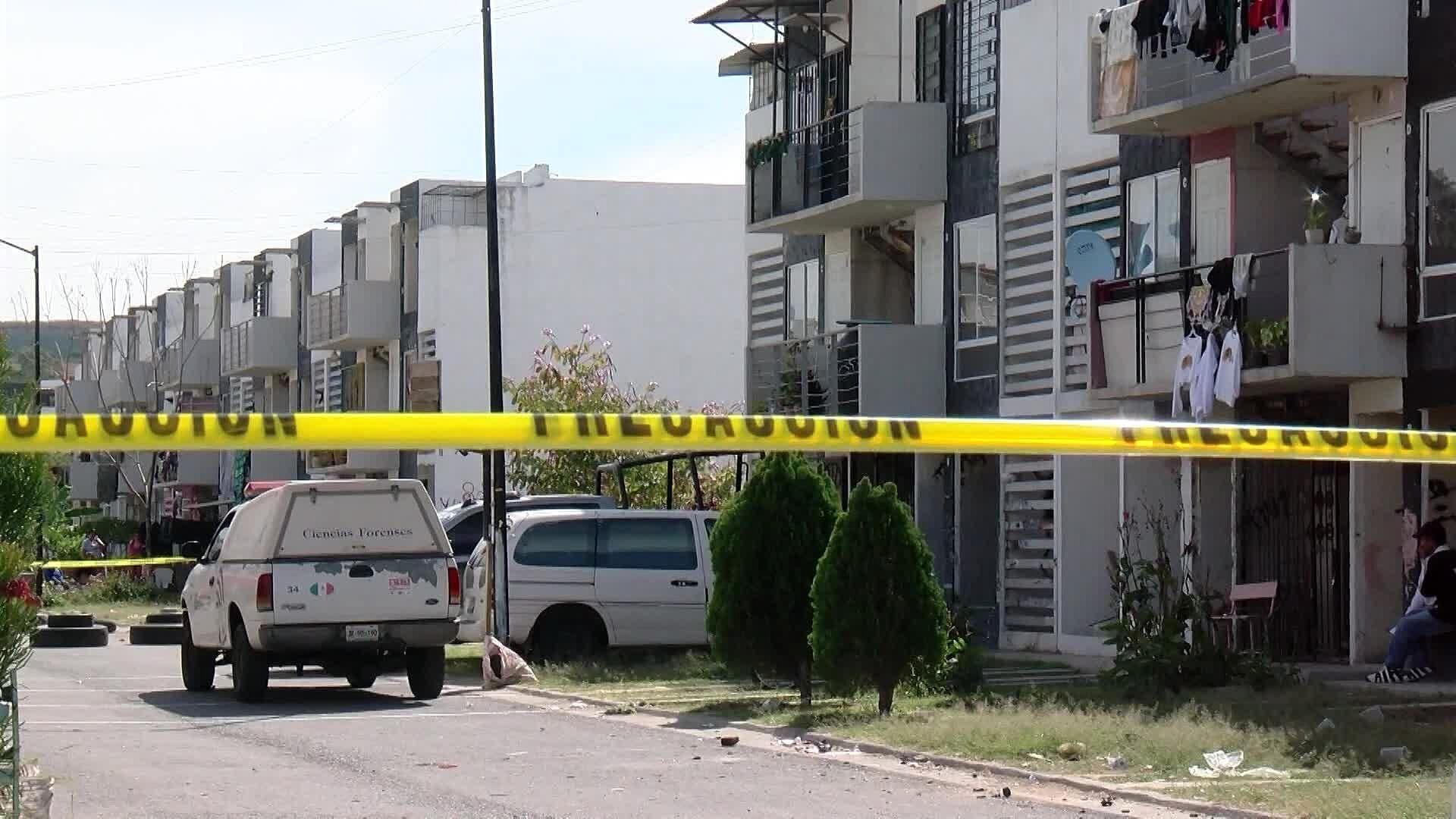 Le Abren Fuego a un Joven Frente a su Madre en Villa Fontana