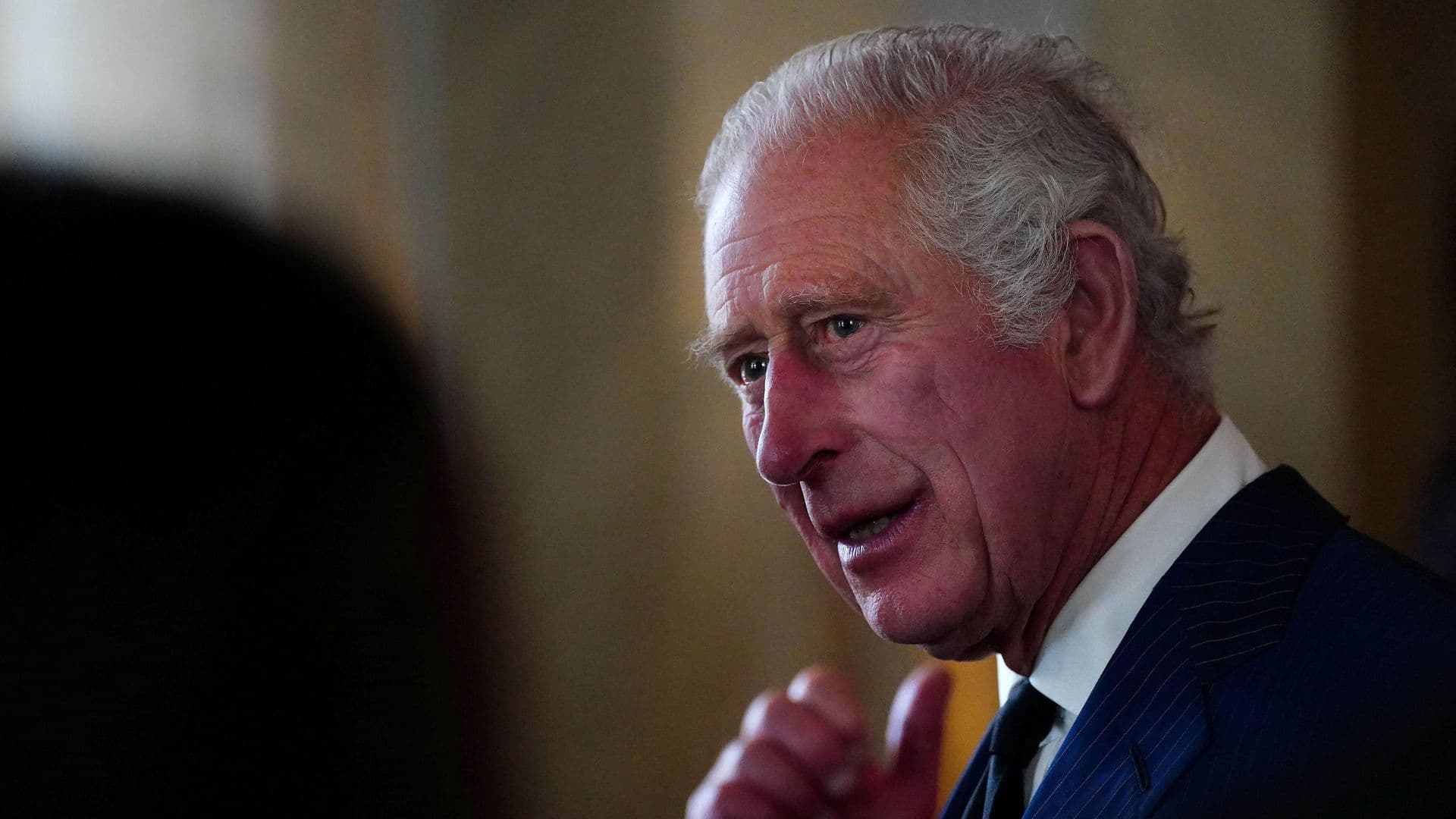 Visita de Carlos III acentúa división política en Irlanda del Norte