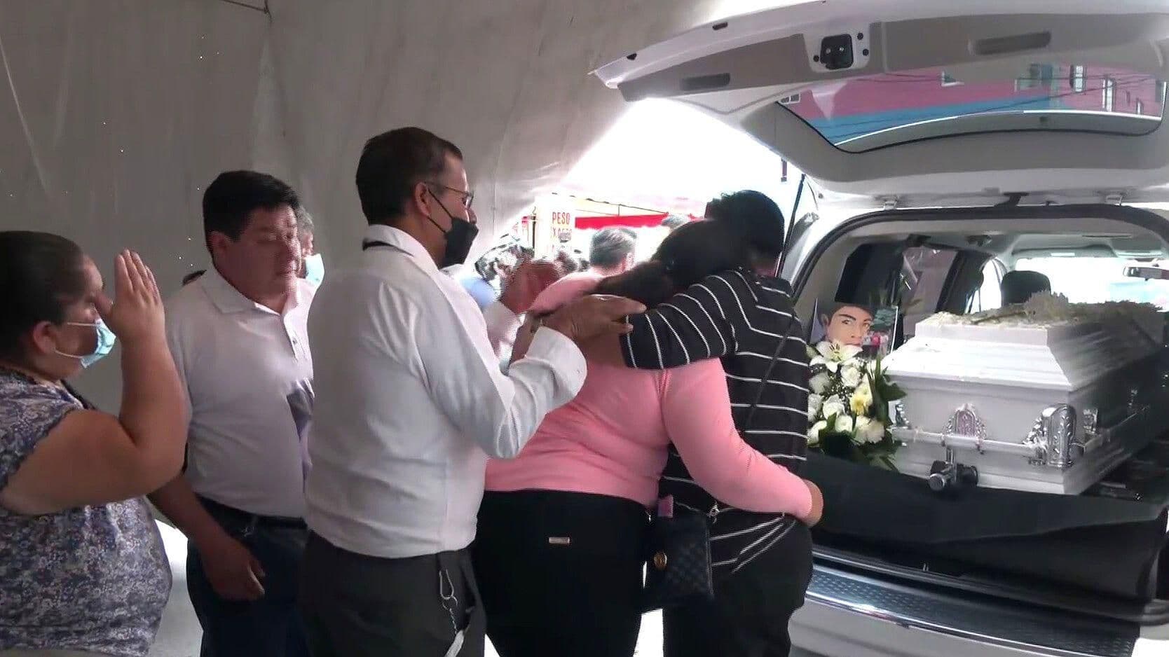 Trasladan cuerpo del menor Braulio al panteón Los Rosales