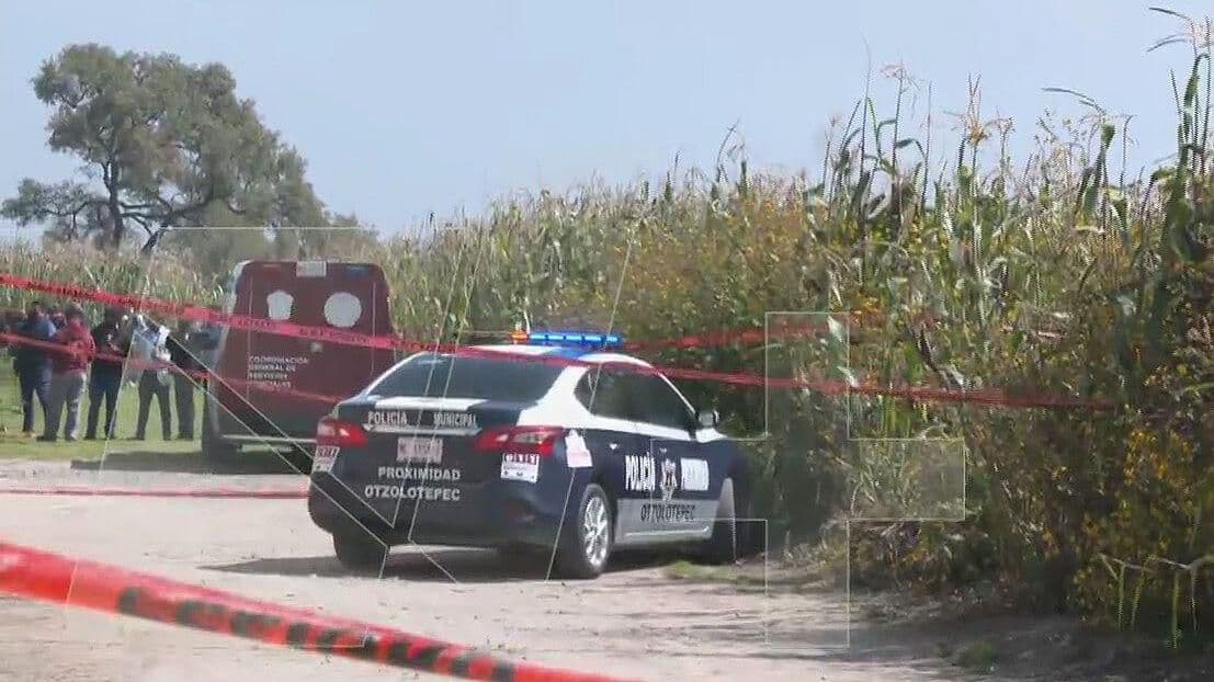 Mueren tres personas por caída de avioneta en Otzolotepec, Estado de México