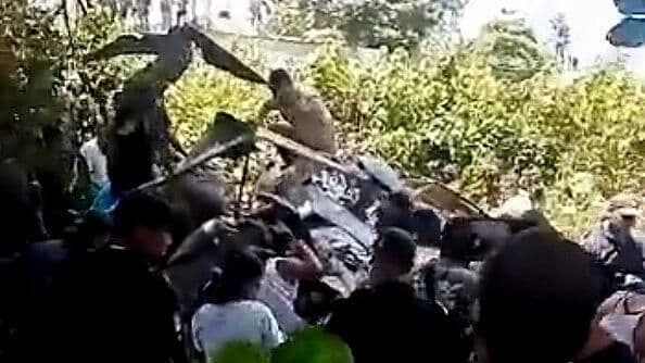 Captan desplome de un helicóptero en Centla, Tabasco