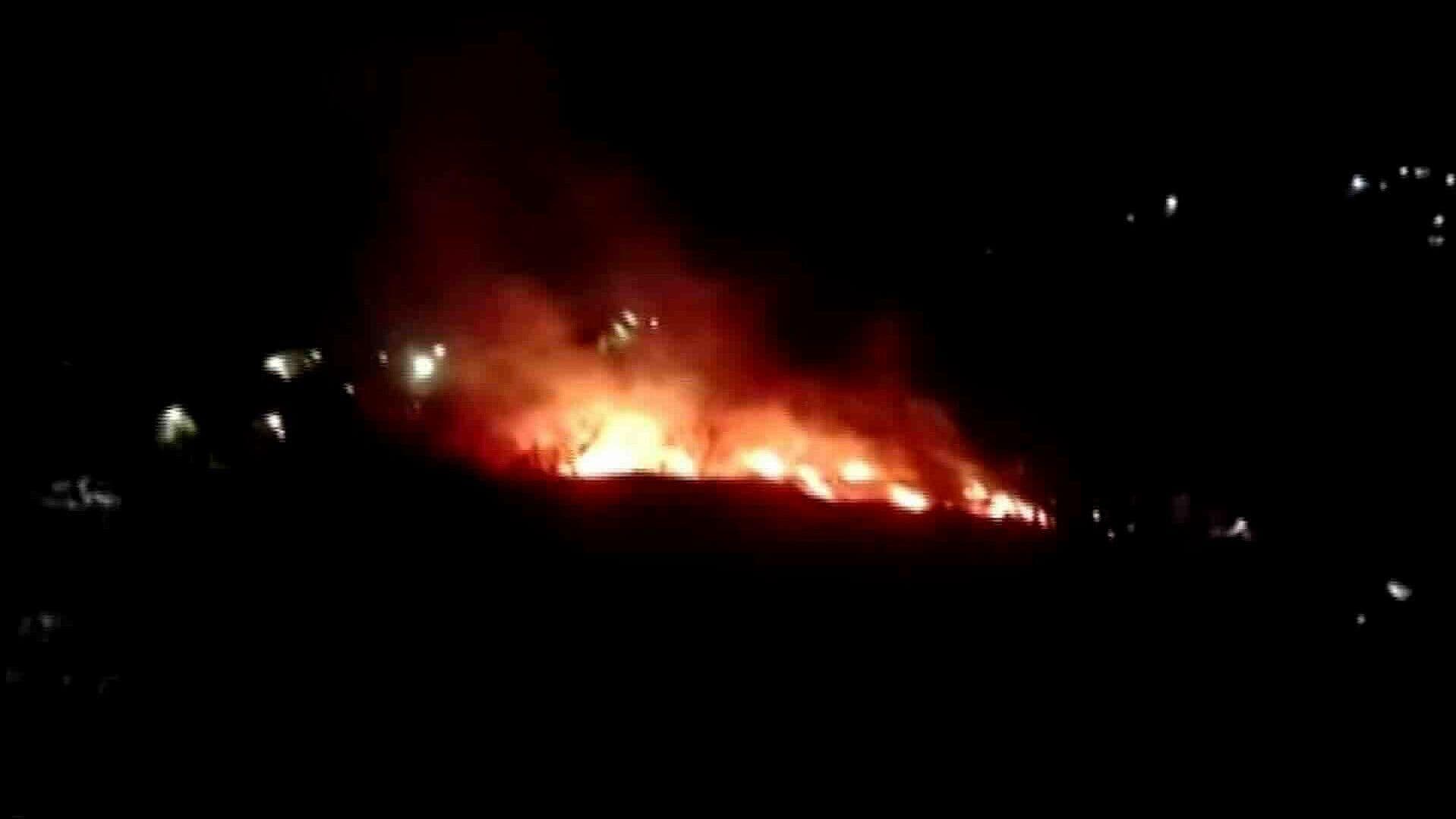 Incendio Consume Pastizales en el Cerro de la Colonia Centenario, Oaxaca