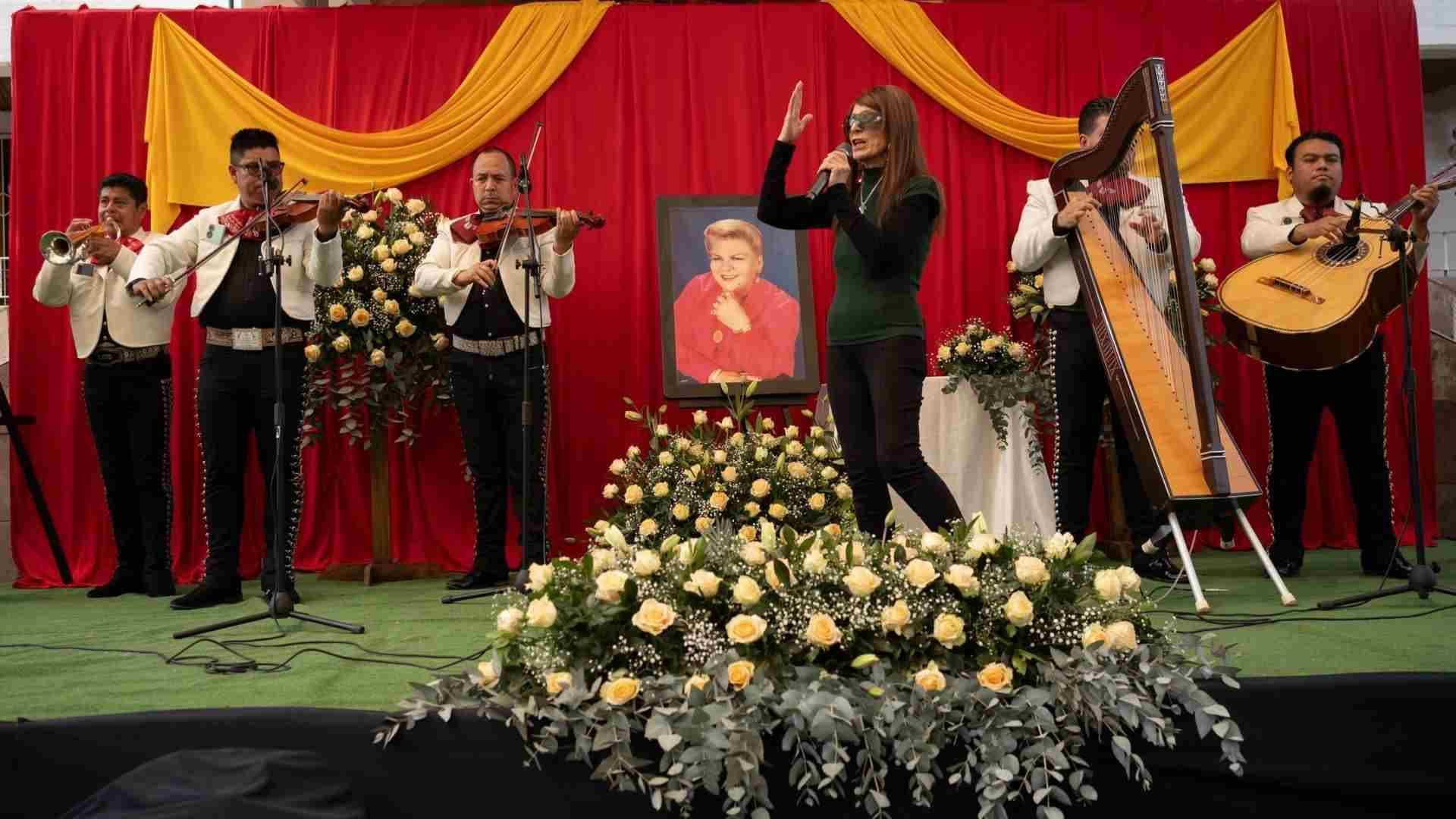 Creman Restos de Paquita la del Barrio y le Hacen Homenaje en Alto Lucero, Veracruz