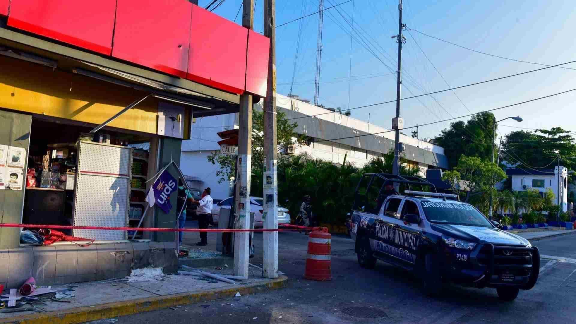 Granada Estalla Frente a la Secretaría de Seguridad Pública de Acapulco; Hay 2 Muertos