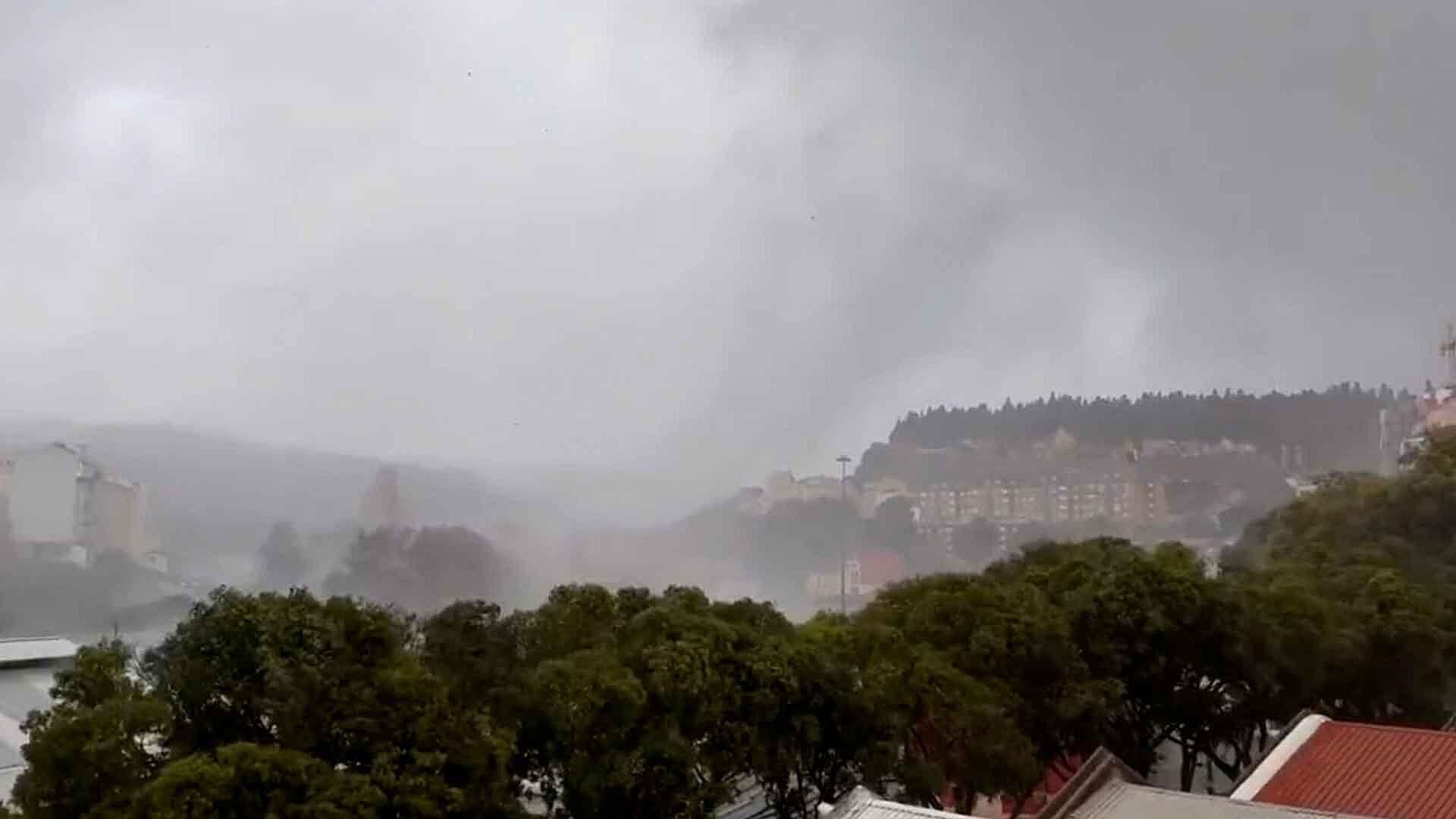 Captan Tornado de Baja Intensidad en Lisboa, Portugal