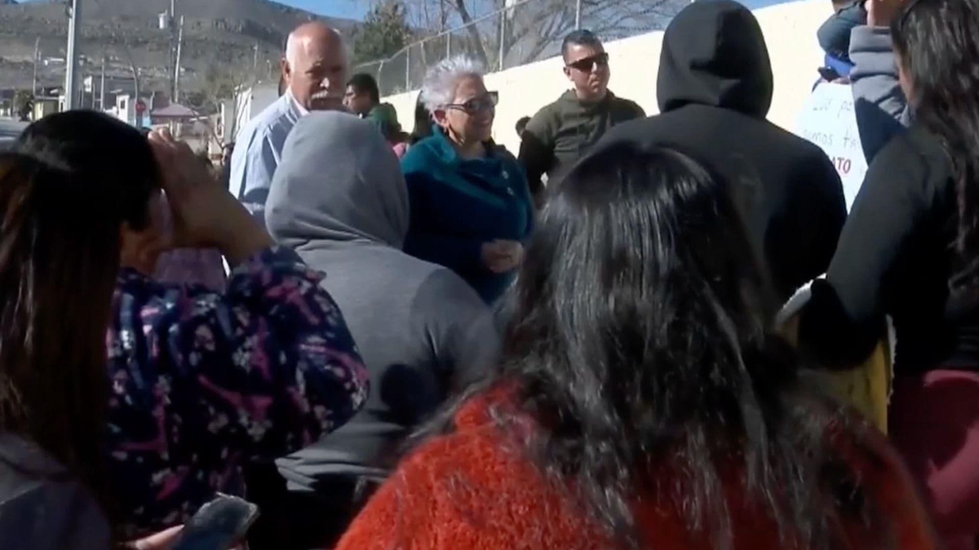 Padres Exigen Destitución de Directora en Primaria Octavio Paz Lozano en Ciudad Juárez