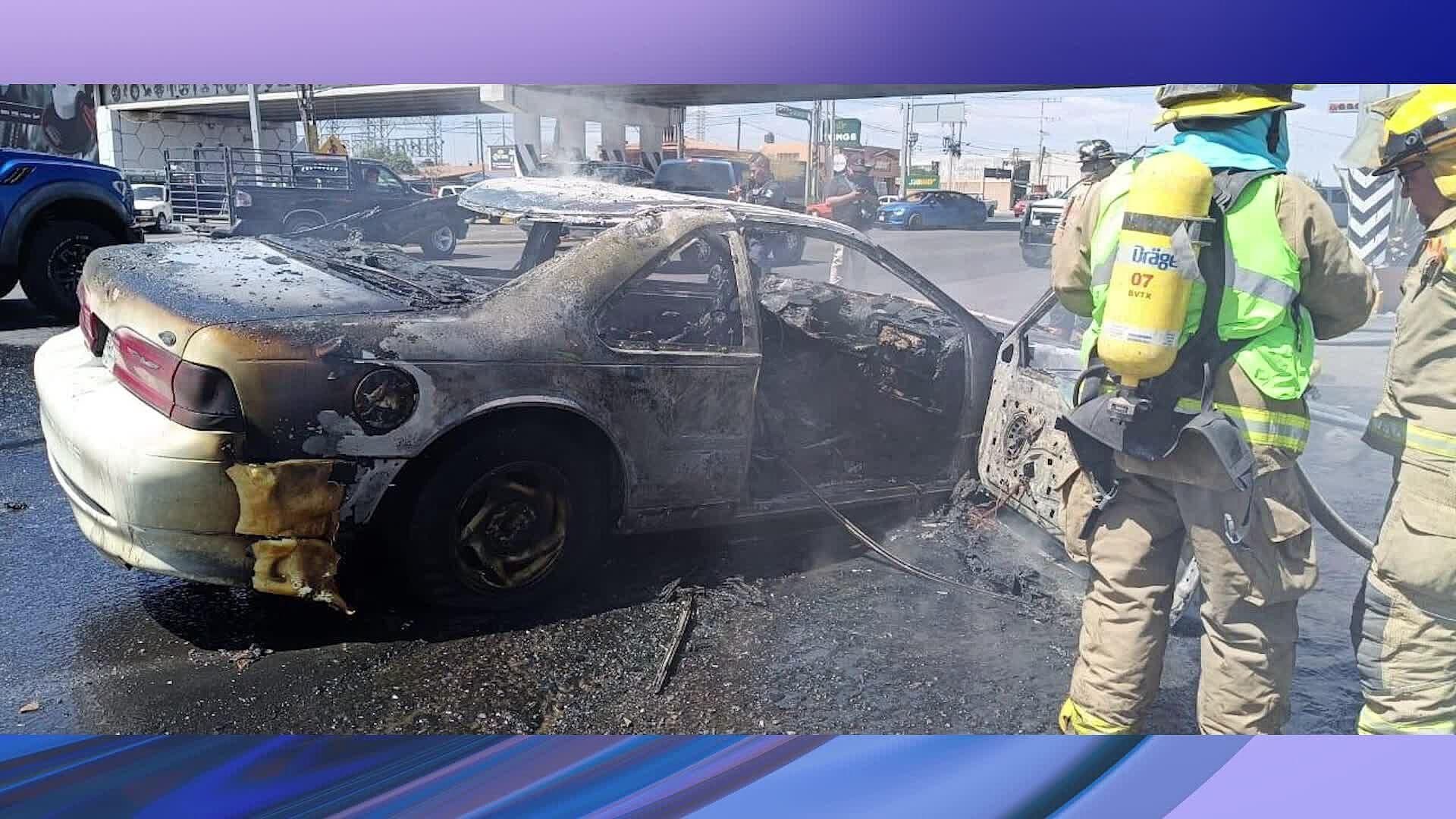 Joven Sufre Quemaduras en Incendio de Vehículo en la Carretera San Juan del Río-Xilitla