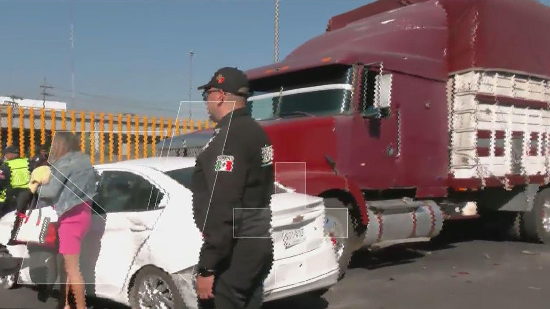Camión sin Frenos Provoca Carambola en la Vía Morelos en Ecatepec; Hay 9 Lesionados