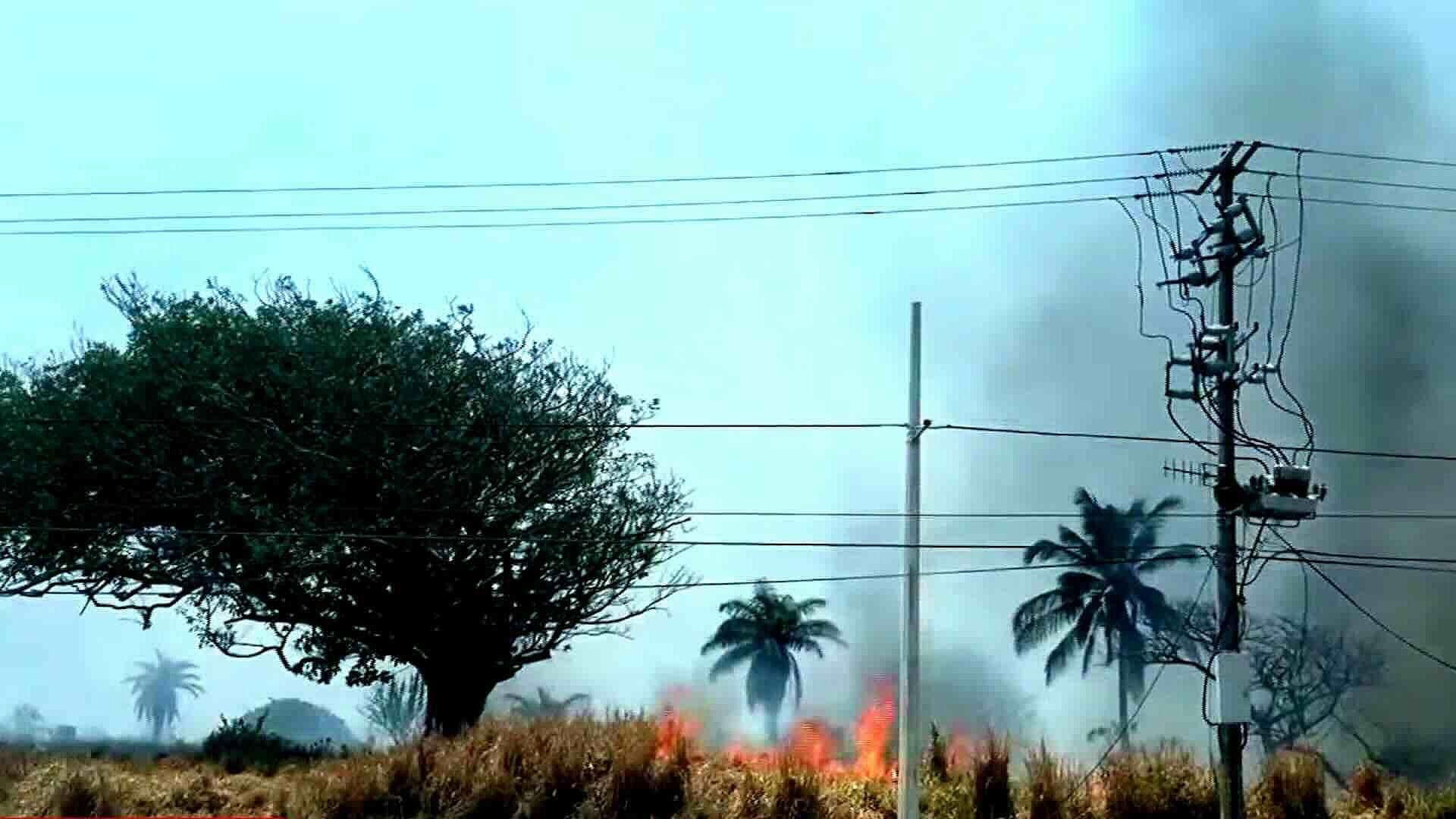 Incendio en Pastizal en Coatzacoalcos, Veracruz, Controlado por Autoridades