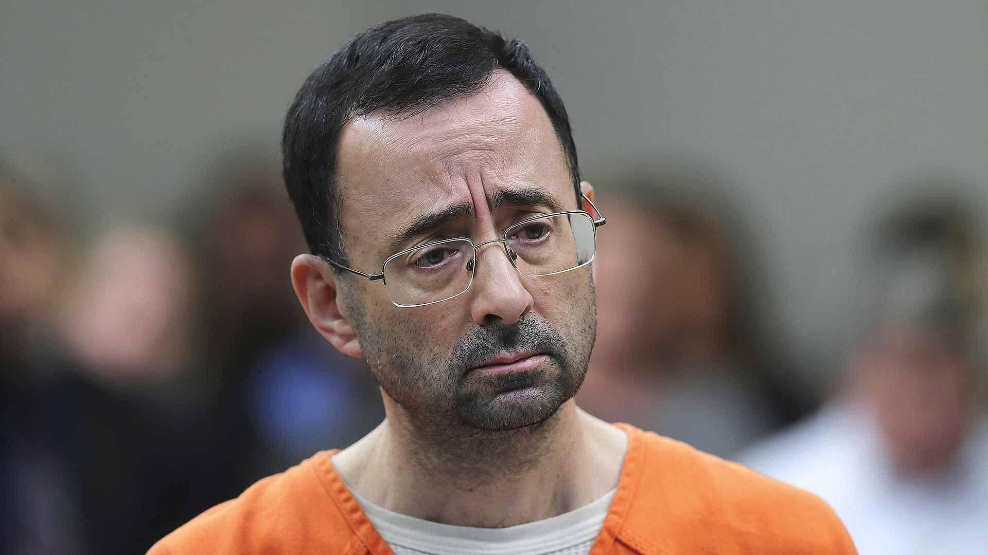 Larry Nassar Sobrevive a Apuñalamiento en Prisión de Florida