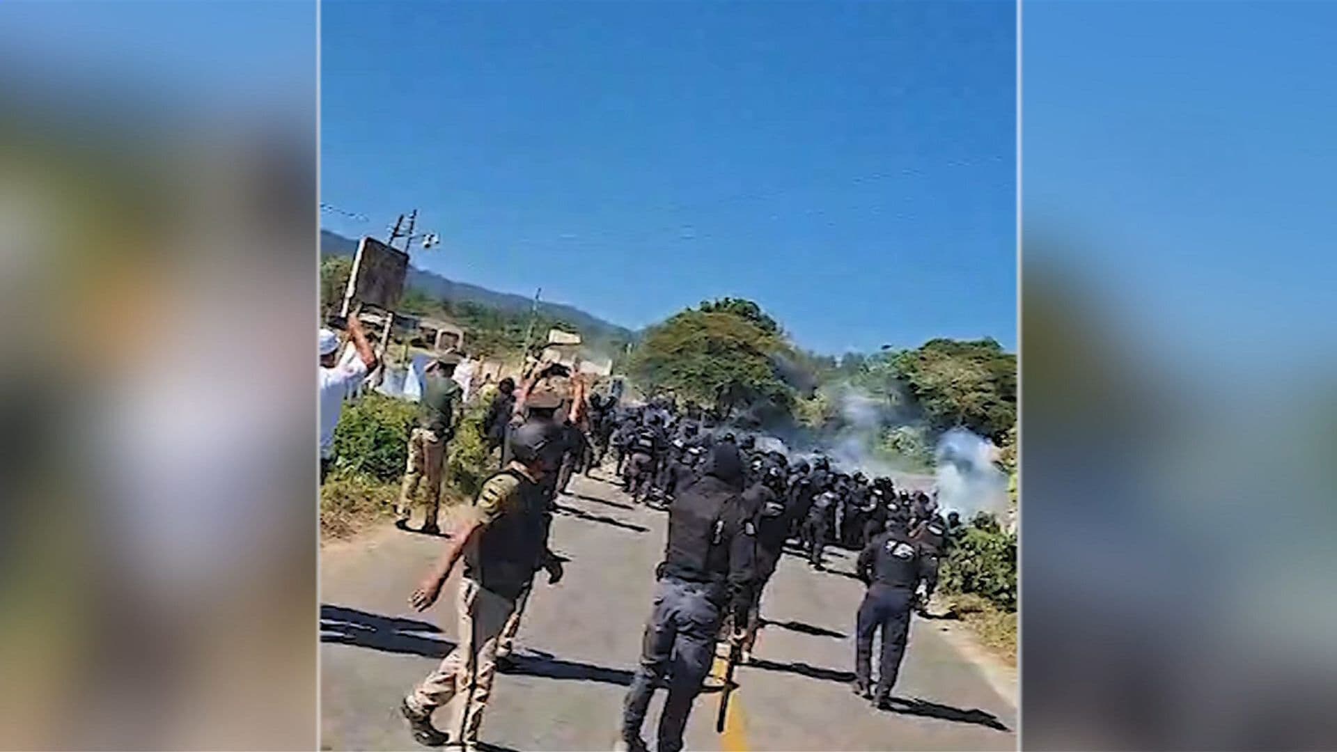 Desalojo de Bloqueo Carretero en Ocosingo, Chiapas, Deja Seis Lesionados y 10 Detenidos