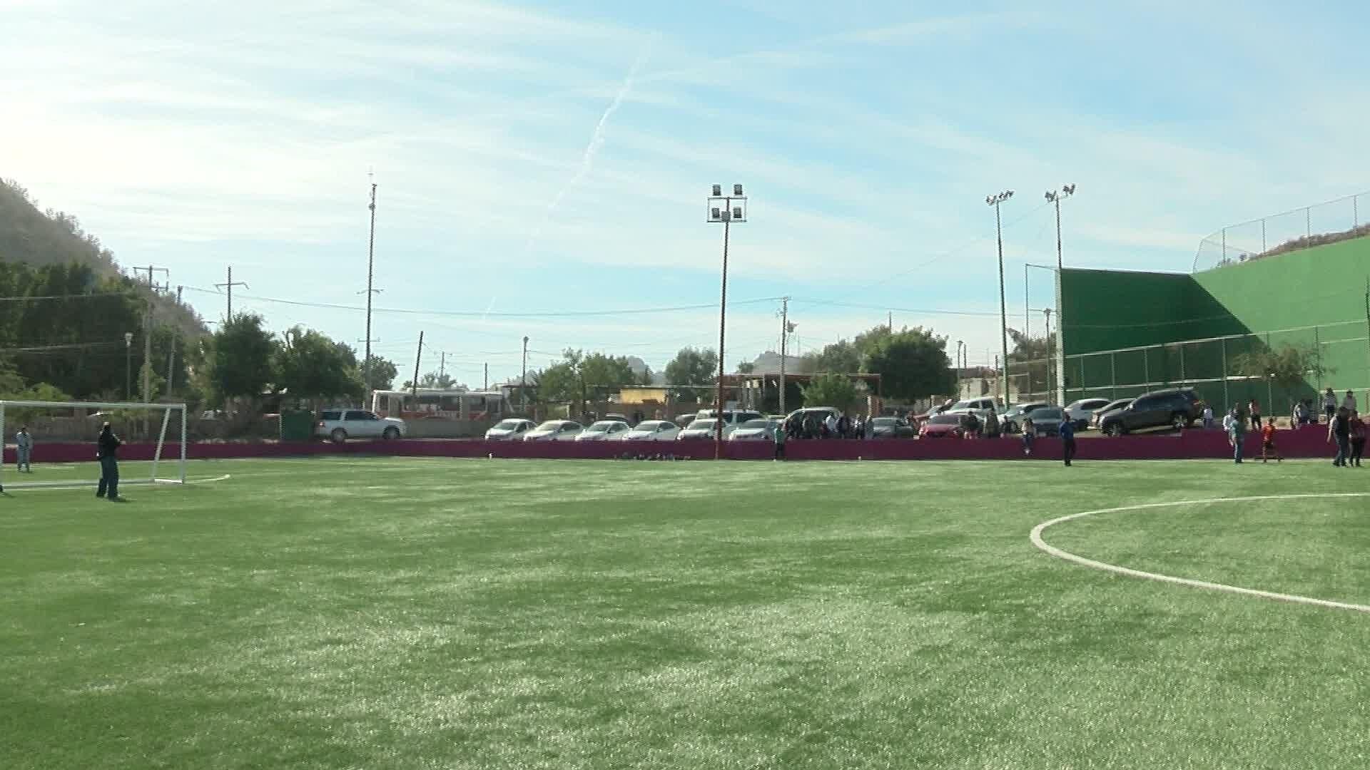 Reciben Vecinos de Colonia Coloso Alto Unidad Deportiva Plutarco Elías Calles