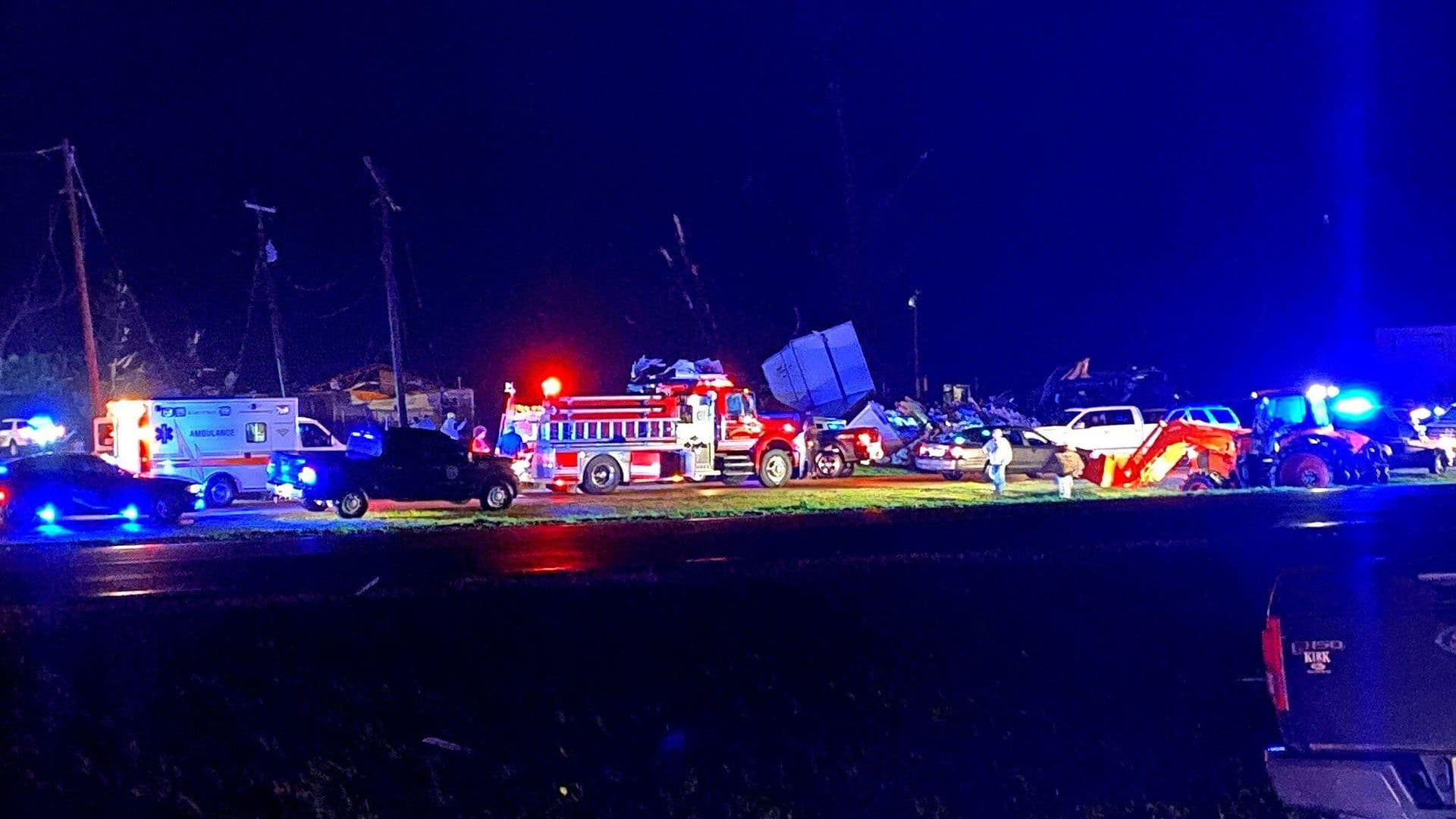 Tornado Deja 23 Muertos en Misisipi, Estados Unidos