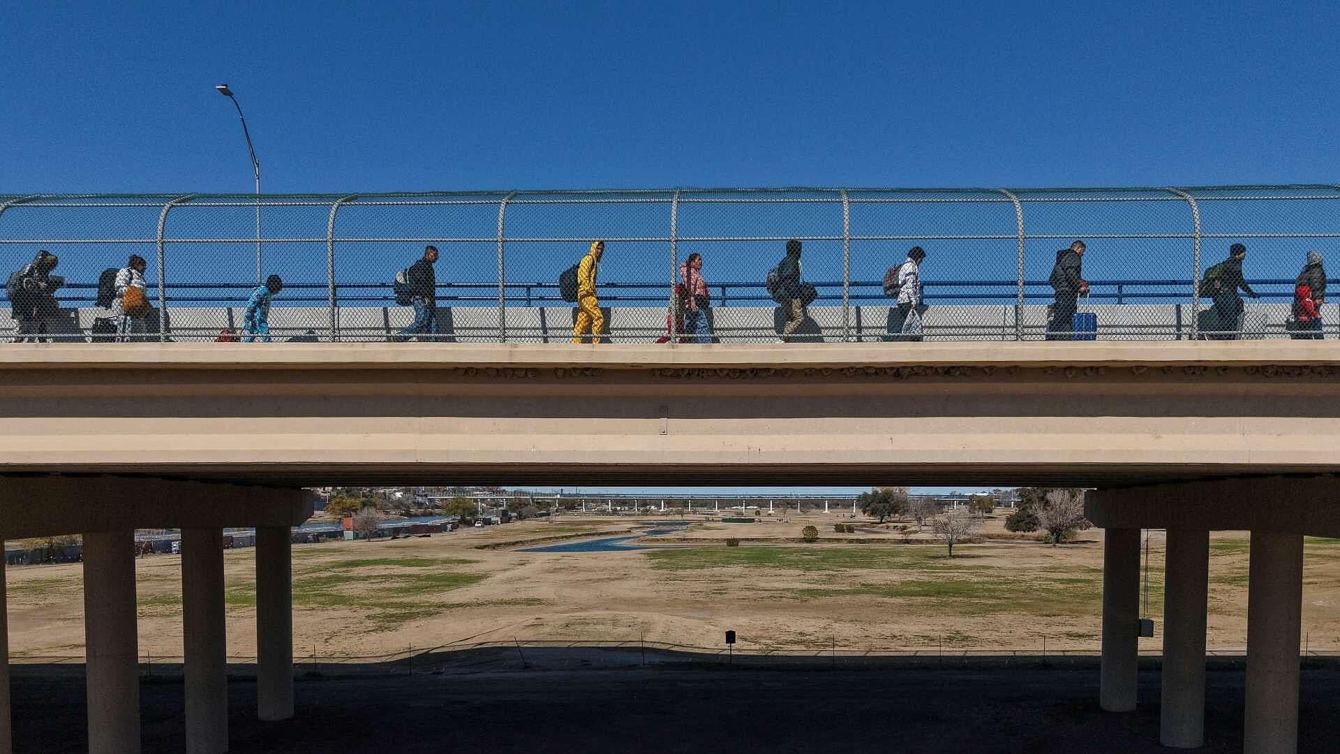 Se Observan Movimientos de Autoridades Migratorias de EUA en Eagle Pass, Texas