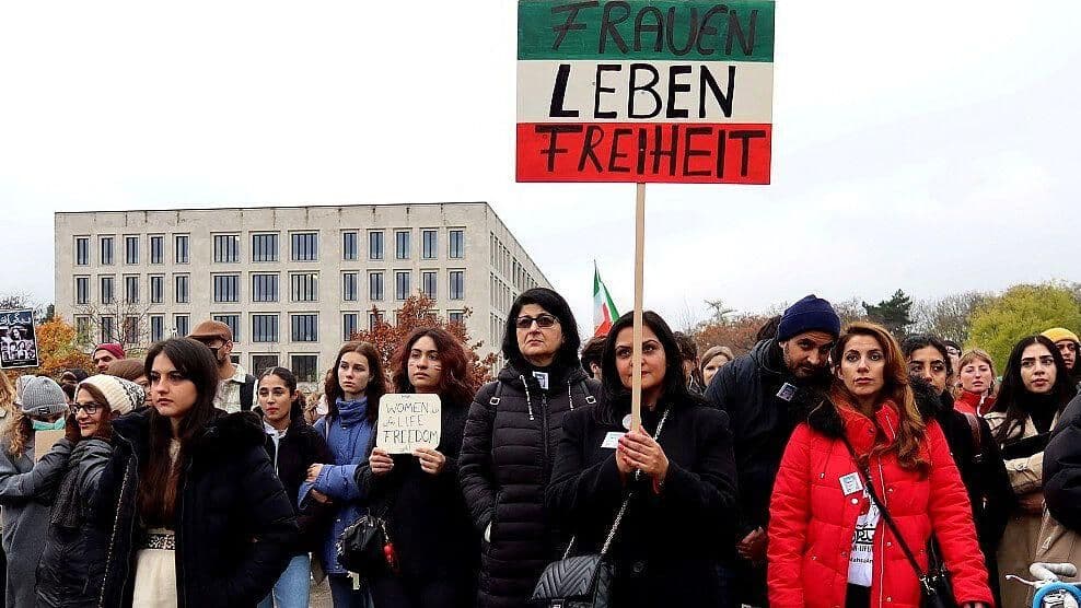 Se Cumplen 100 Días de la Muerte de Mahsa Amini en Irán