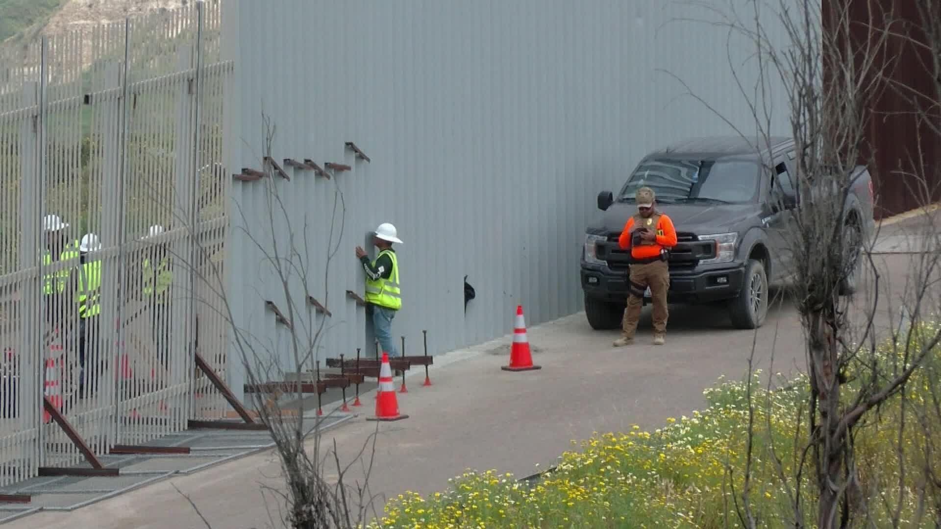 Avanza Construcción de Muro en el Parque de la Amistad