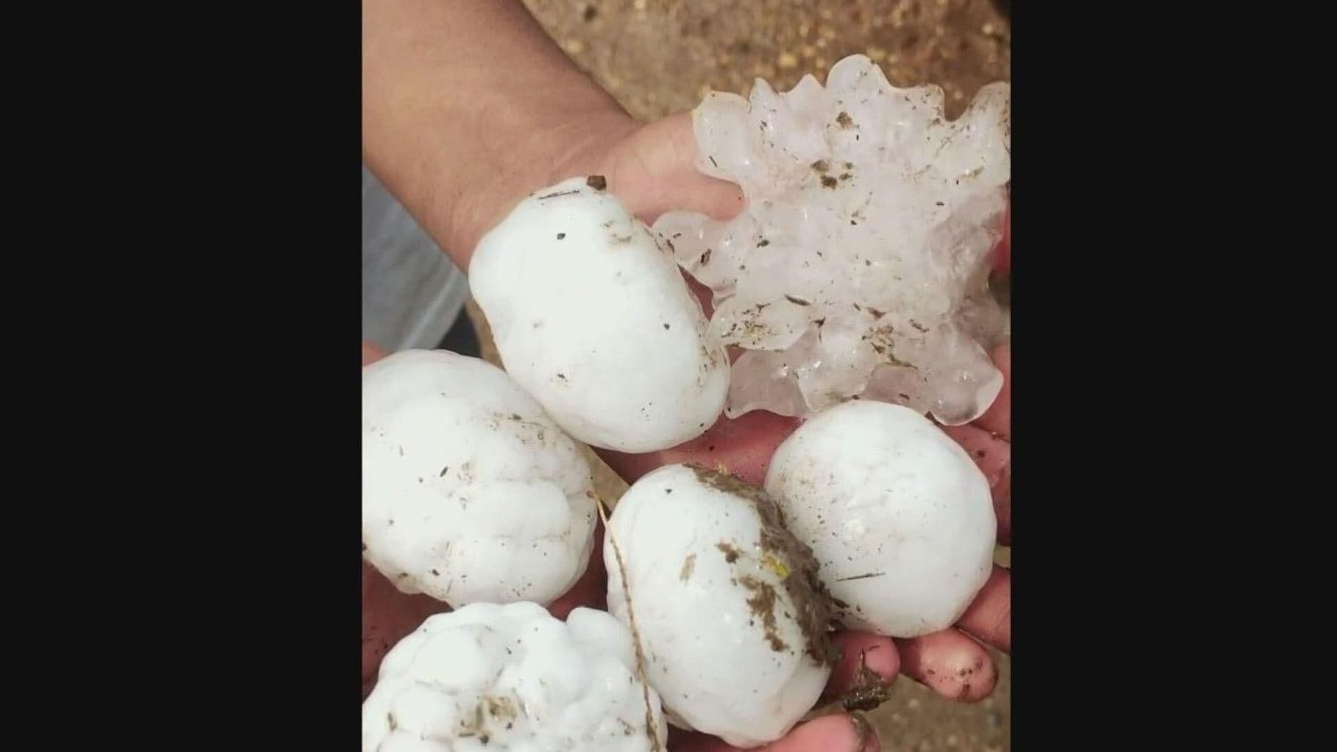Pronóstico Cumplido: Graniza en Anáhuac Sorprende Granizo a Habitantes de Congregación Colombia