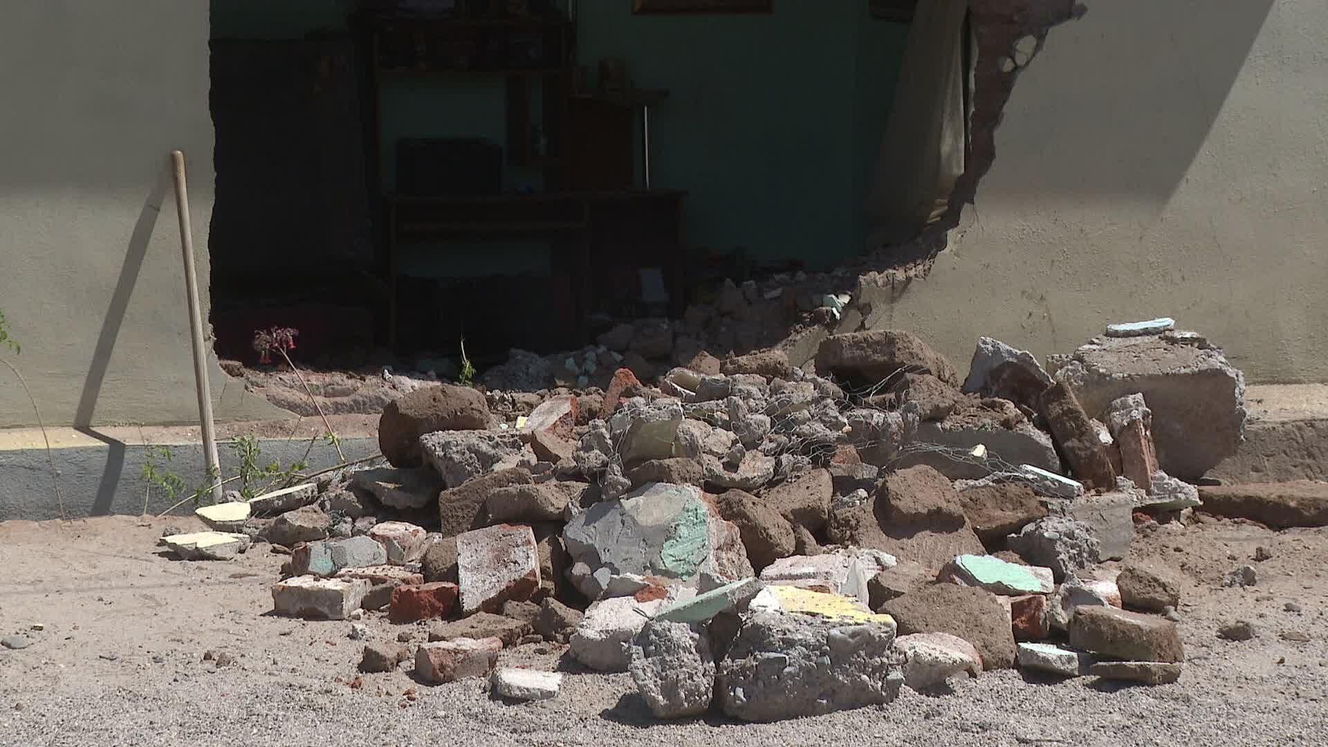 Hombre Choca su Pick Up contra Vivienda en Colonia Palo Verde en Hermosillo