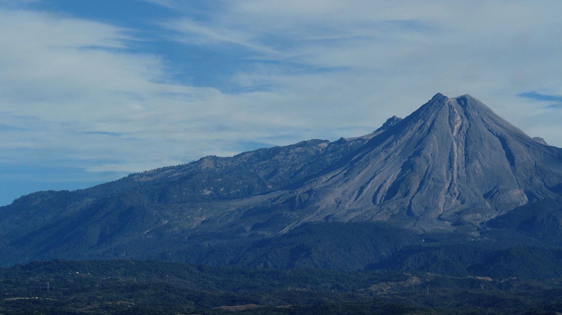 Refuerzan Monitoreo del Volcán de Fuego de Colima