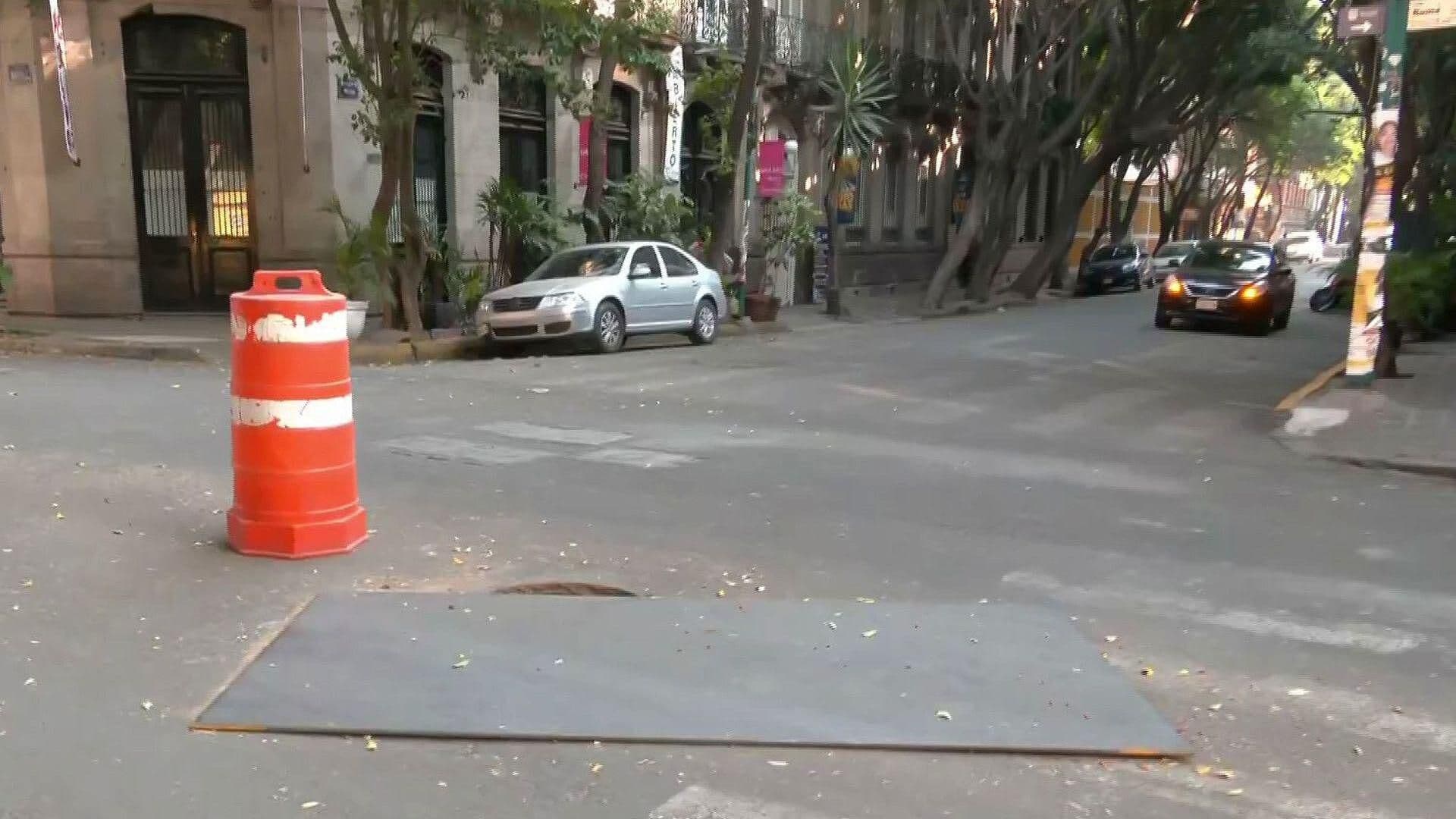 ¡Antes de un Accidente! Se Reporta Coladera sin Tapa en Cruce de Roma y Milán, en la Col. Juárez