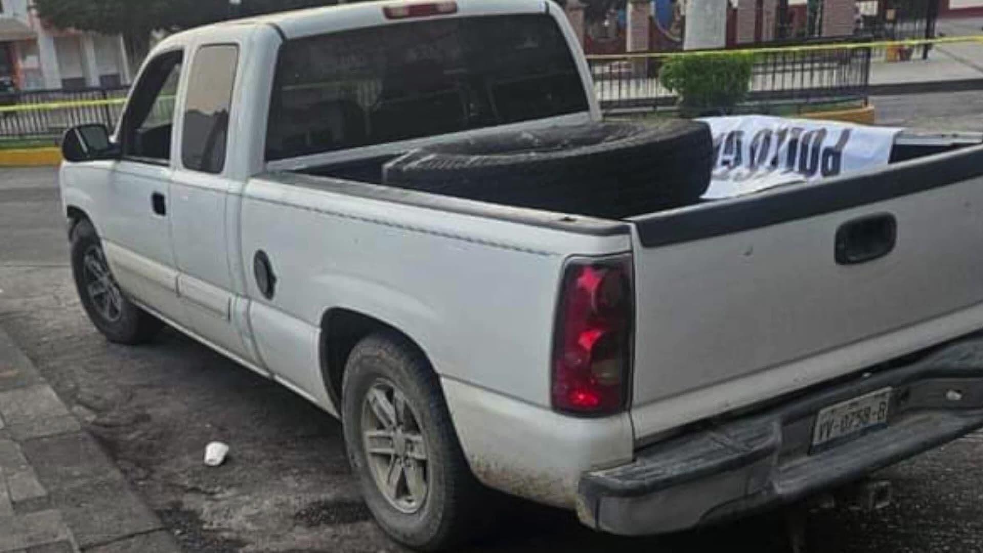 Encuentran Cuerpos en la Parte Trasera de una Camioneta en Rioverde en San Luis Potosí