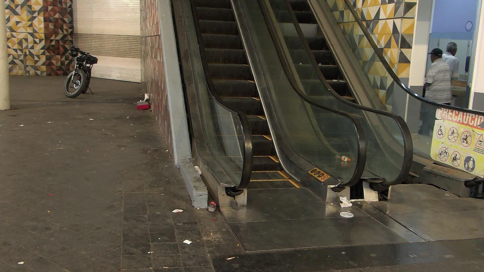 Hombre sin Hogar fue Brutalmente Golpeado con un Bate en una Entrada del Mercado Corona