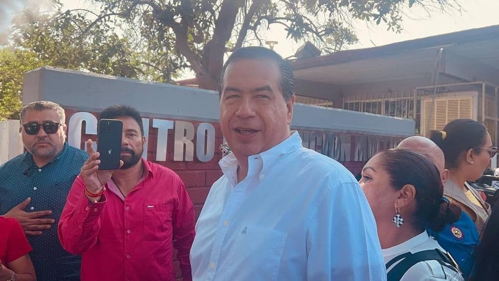 Ricardo Mejía Acude a Votar en Torreón Esperando Resultados