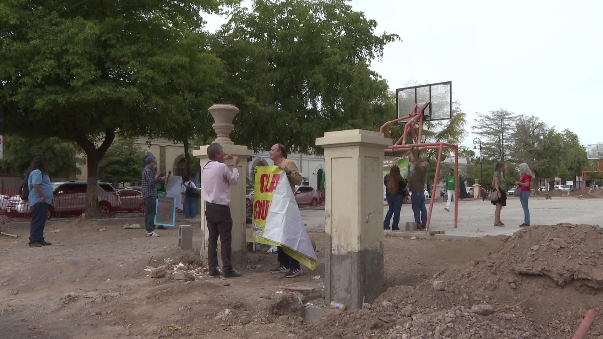 Clausuran Vecinos de Colonia Centenario Camellón Central de Bulevar Hidalgo
